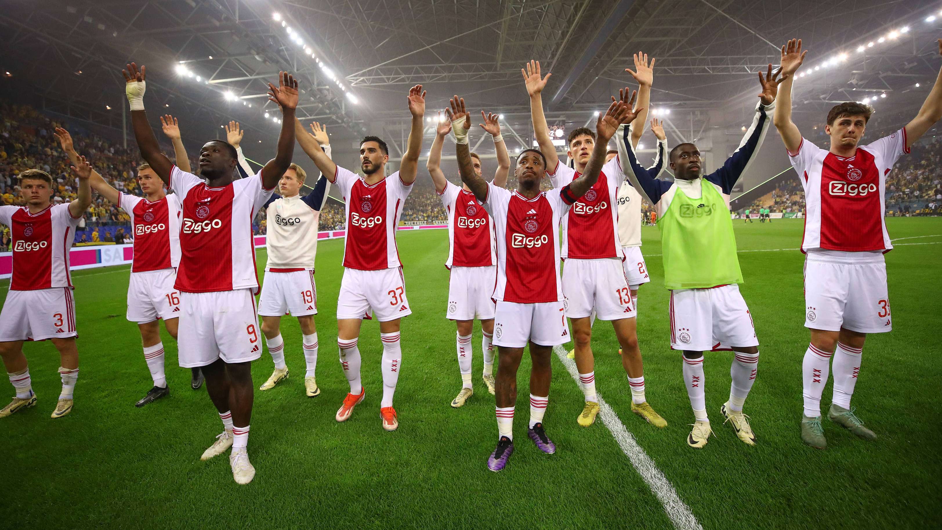 Anton Gaaei of AFC Ajax, Sivert Mannsverk of AFC Ajax, Brian Brobbey of AFC Ajax, Julian Rijkhoff of AFC Ajax, Josip Sutalo of AFC Ajax, Jordan Henderson of AFC Ajax, Steven Bergwijn of AFC Ajax, Ahmetcan Kaplan of AFC Ajax, Carlos Forbs of AFC Ajax, Benjamin Tahirovic of AFC Ajax