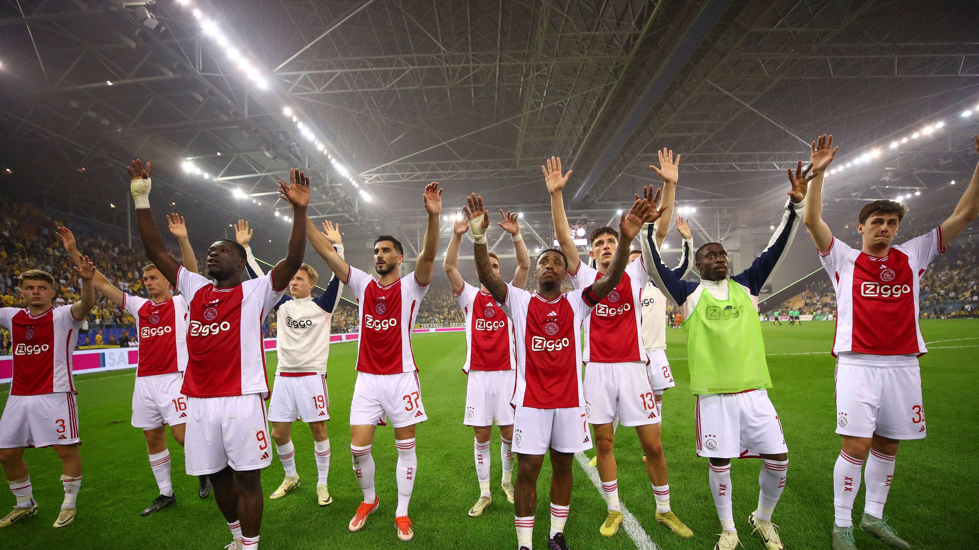 Anton Gaaei of AFC Ajax, Sivert Mannsverk of AFC Ajax, Brian Brobbey of AFC Ajax, Julian Rijkhoff of AFC Ajax, Josip Sutalo of AFC Ajax, Jordan Henderson of AFC Ajax, Steven Bergwijn of AFC Ajax, Ahmetcan Kaplan of AFC Ajax, Carlos Forbs of AFC Ajax, Benjamin Tahirovic of AFC Ajax