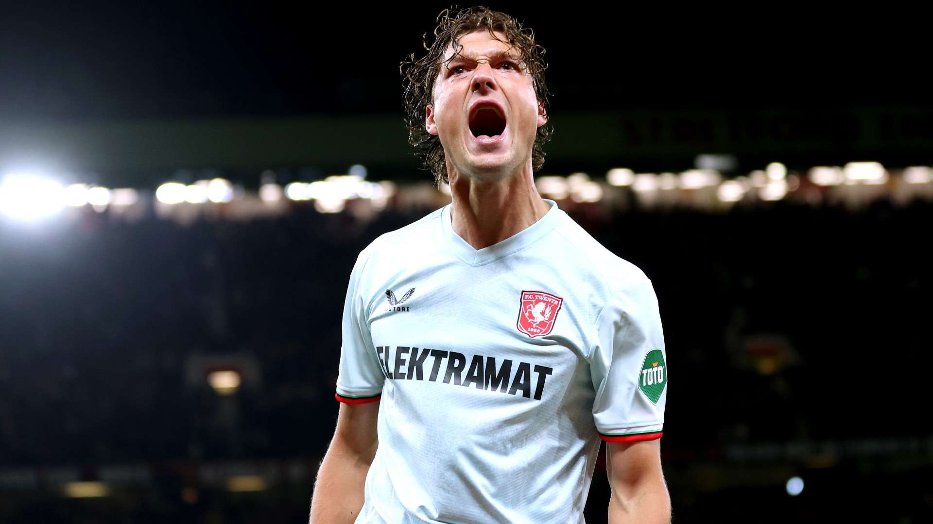 Sam Lammers of FC Twente celebrates