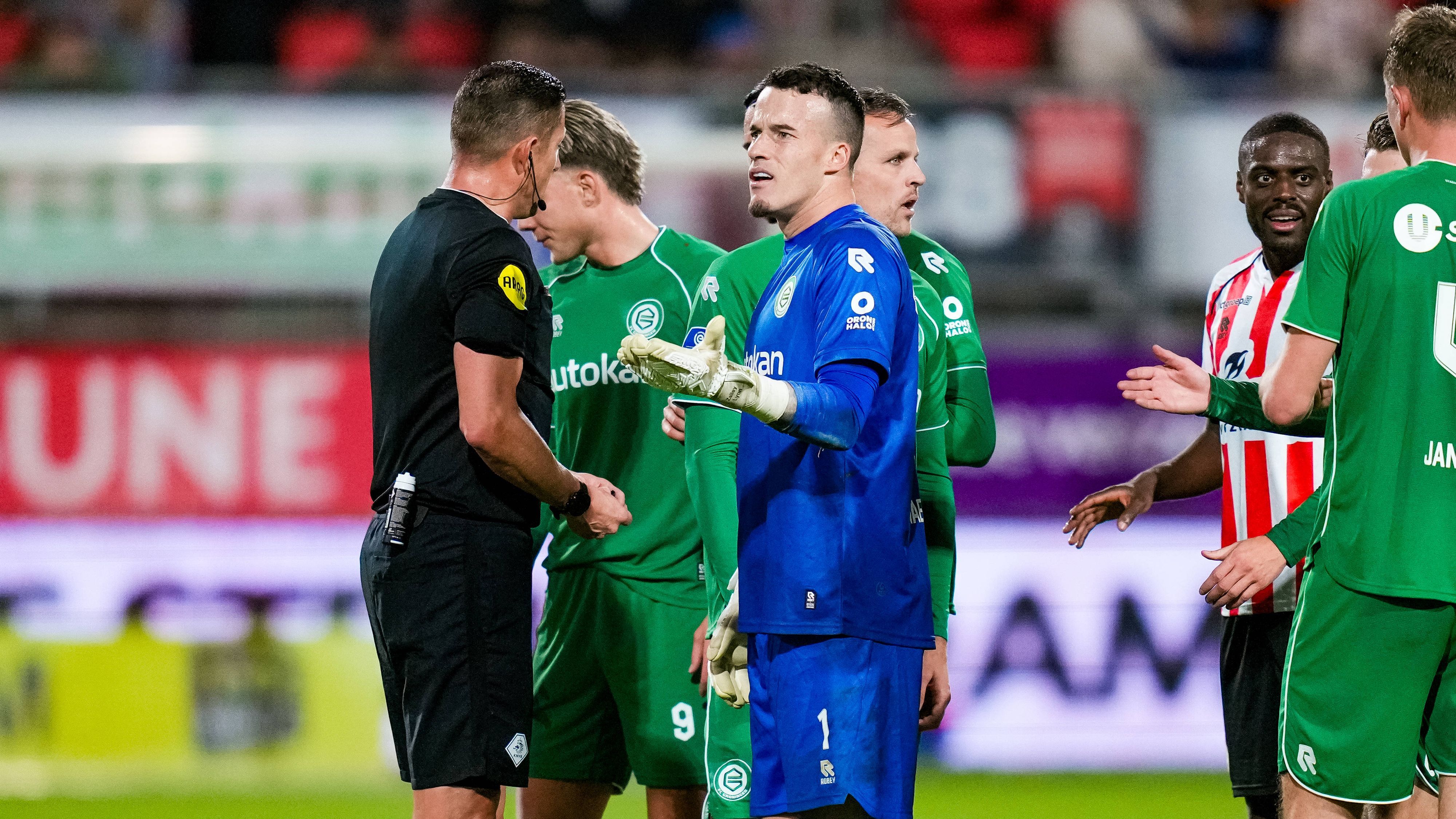 Etienne Vaessen ondanks rode kaart gewoon van de partij bij FC Groningen - FC Twente