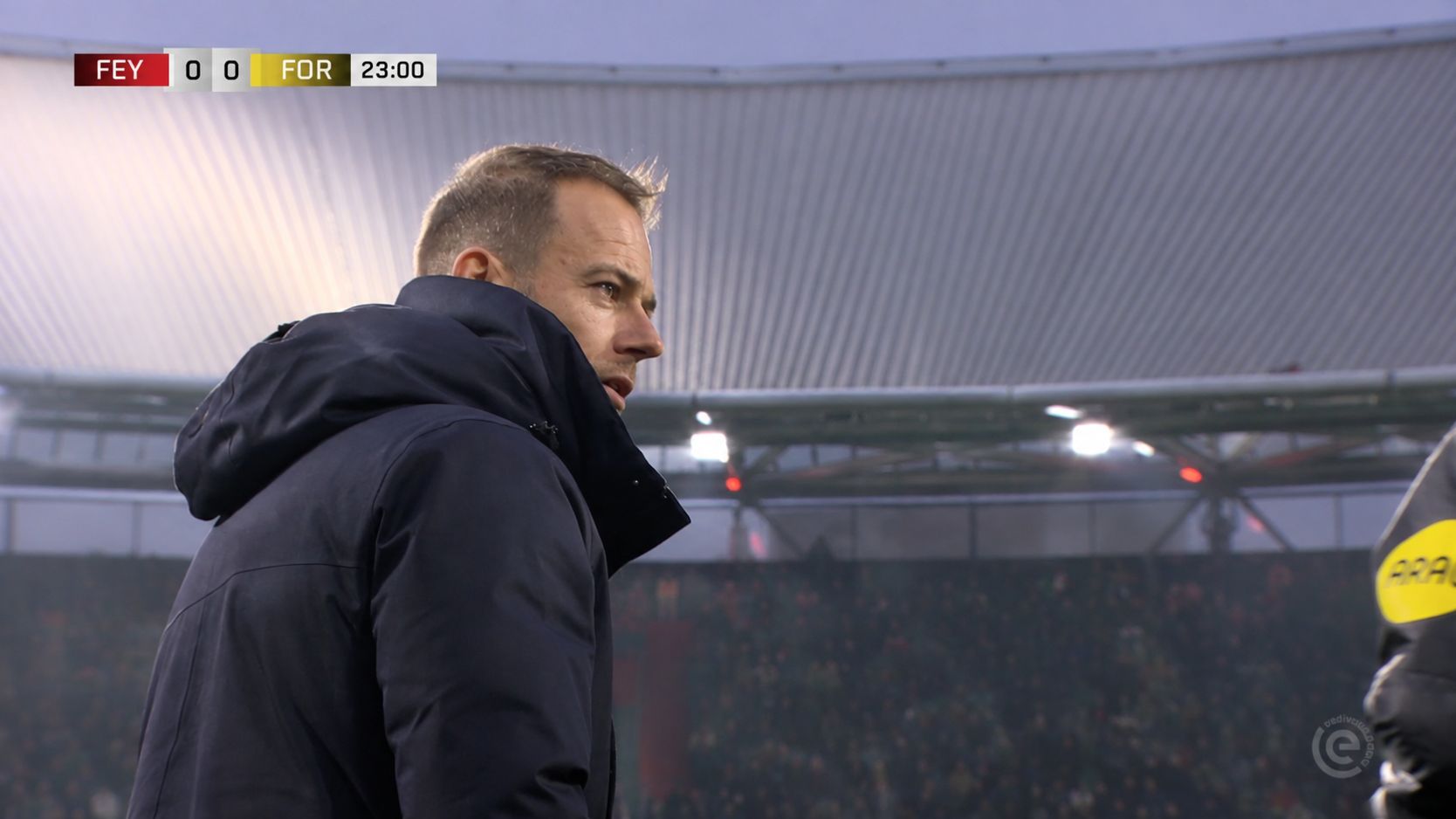 Buijs ontploft van woede tegen Feyenoord en schreeuwt hoorbaar 4 woorden naar één man
