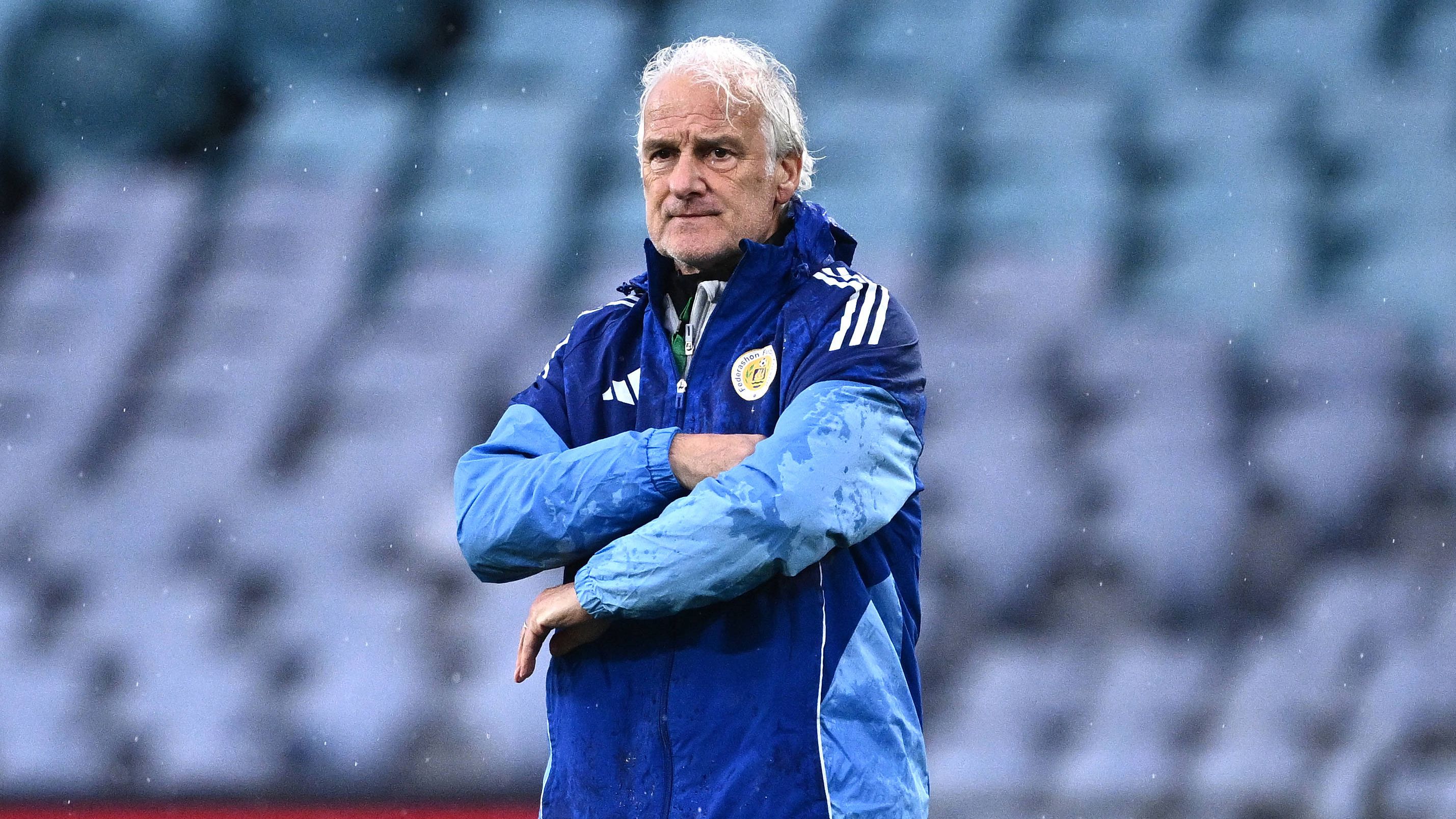 Is Fred Rutten weggepest bij Curaçao? Bacuna geeft eerlijk antwoord