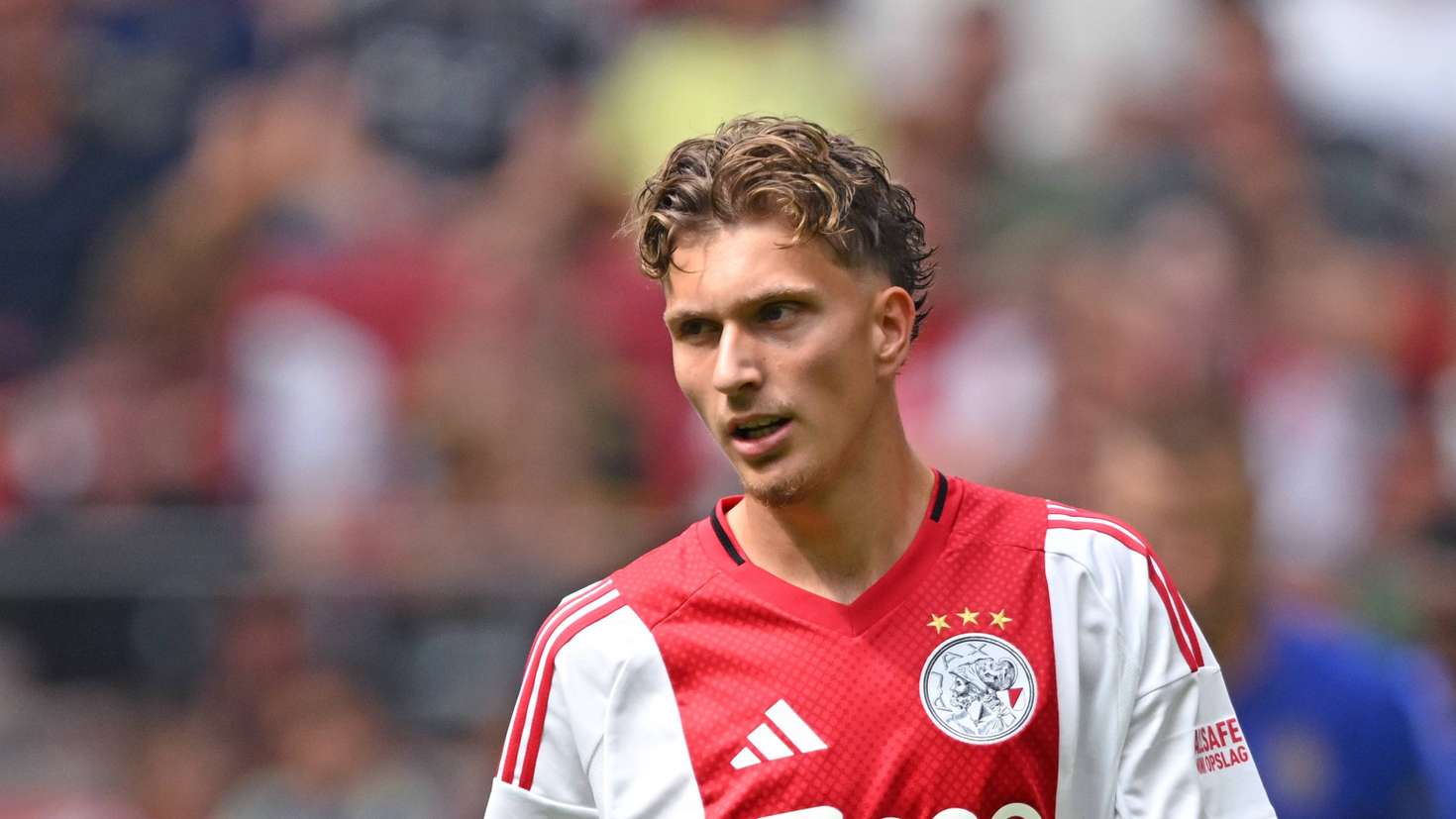 Valentijn Driessen Verklaart Praatgebaren Mika Godts Voetbalzone valentijn-driessen-verklaart-praatgebaren-mika-godts-voetbalzone