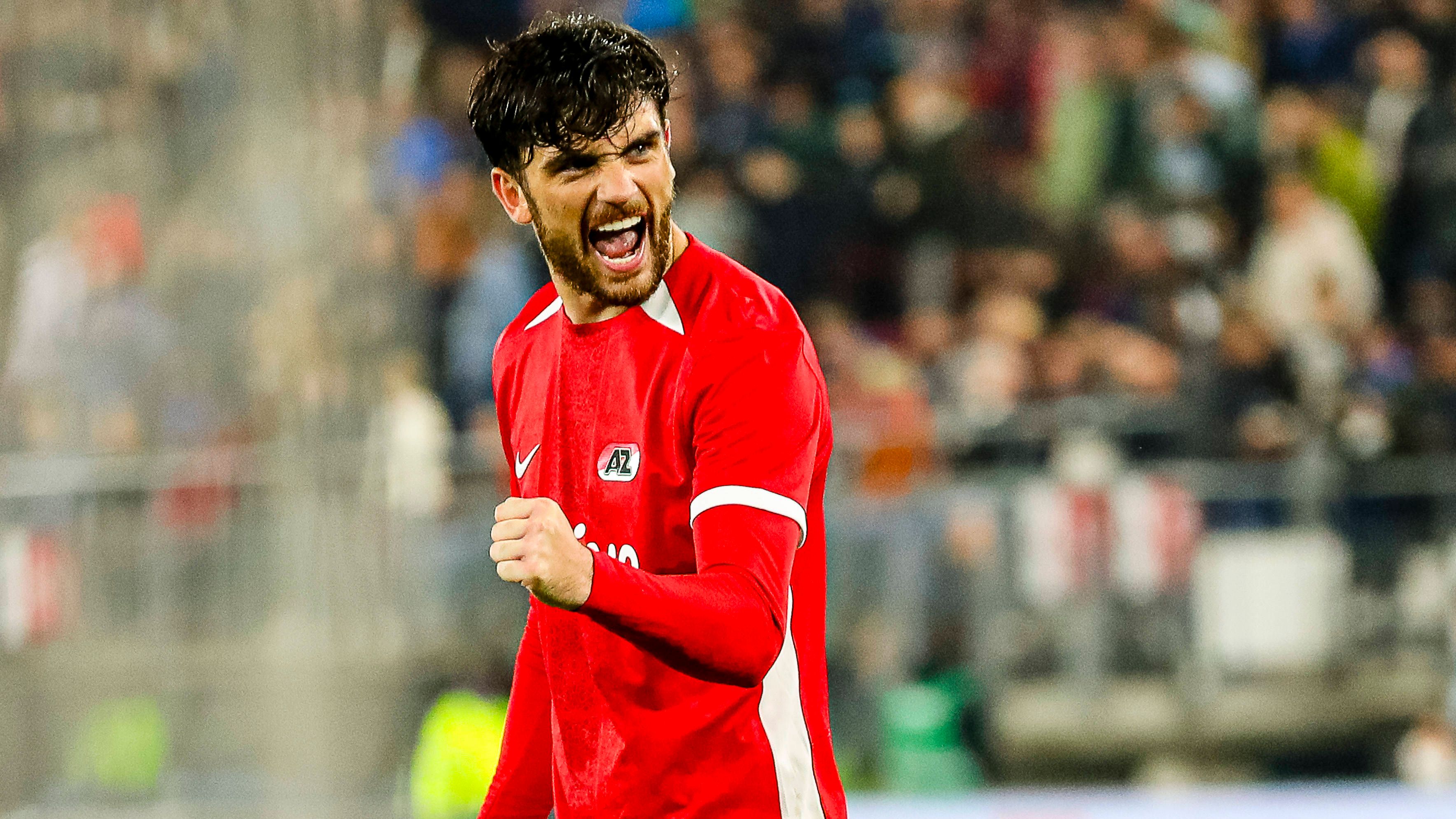 Interim-trainer Leeroy Echteld boekt eerste overwinning met AZ na dubieuze goal tegen Telstar