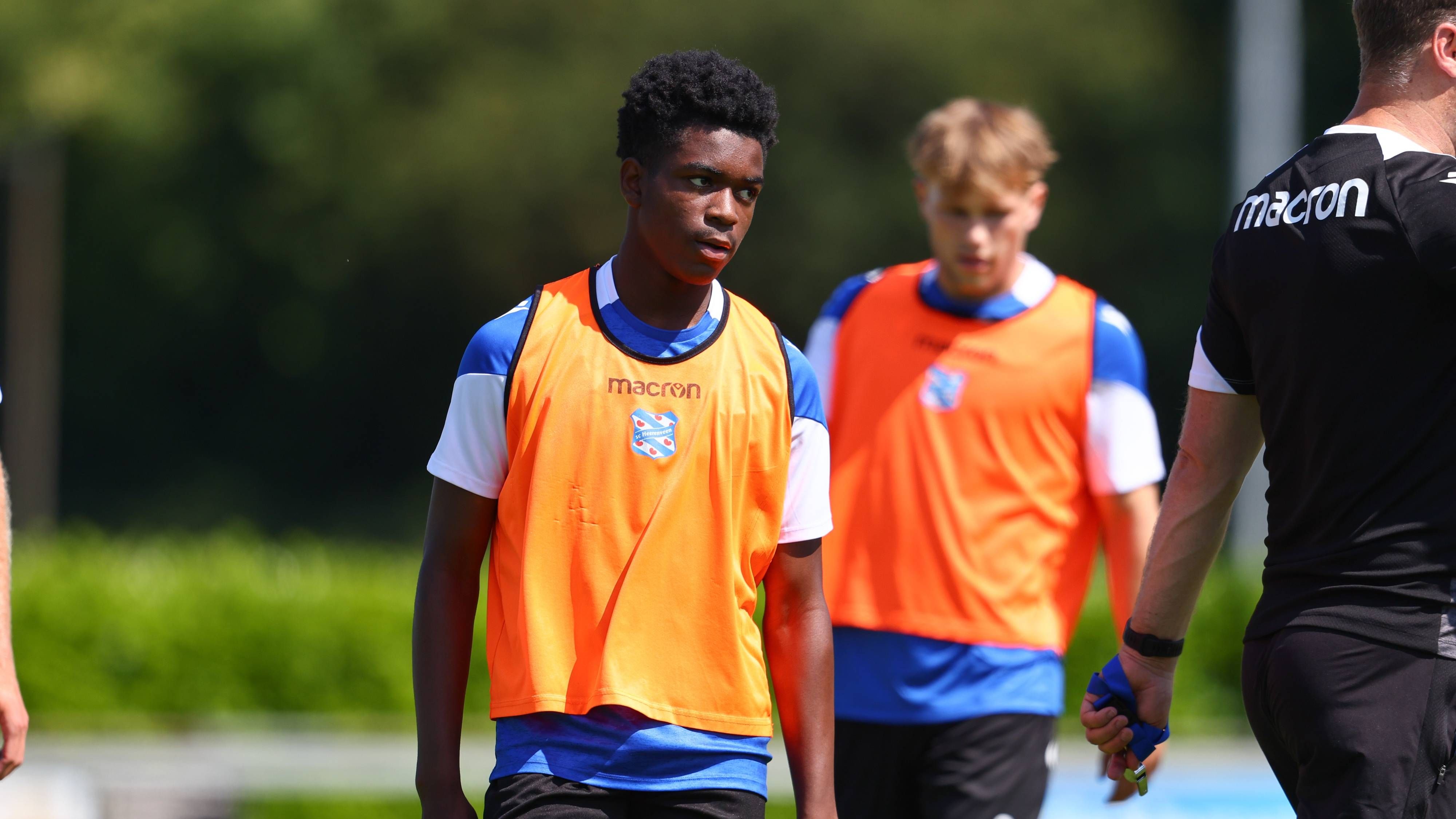 Zoon ex-Oranje-international kan bestbetaalde jeugdspeler worden: topclubs cirkelen rond