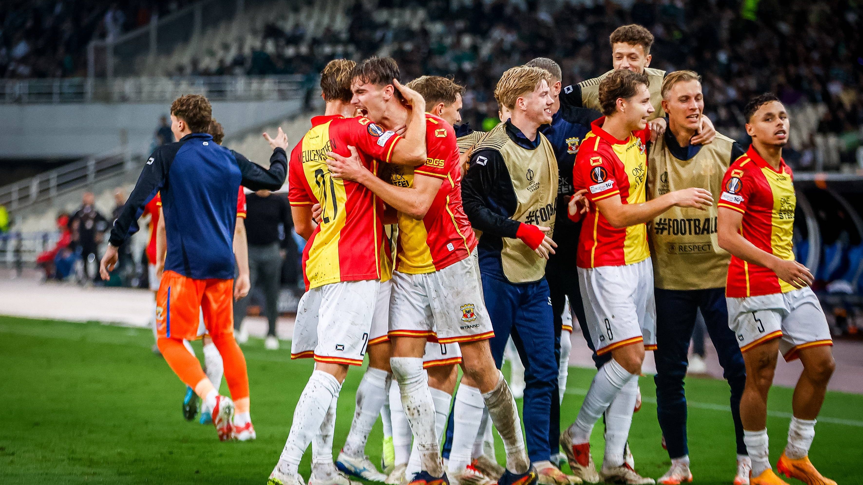Geen hoofdklasse maar Europa League voor Milan Smit: 'Ik maakte me op voor een stap naar de amateurs