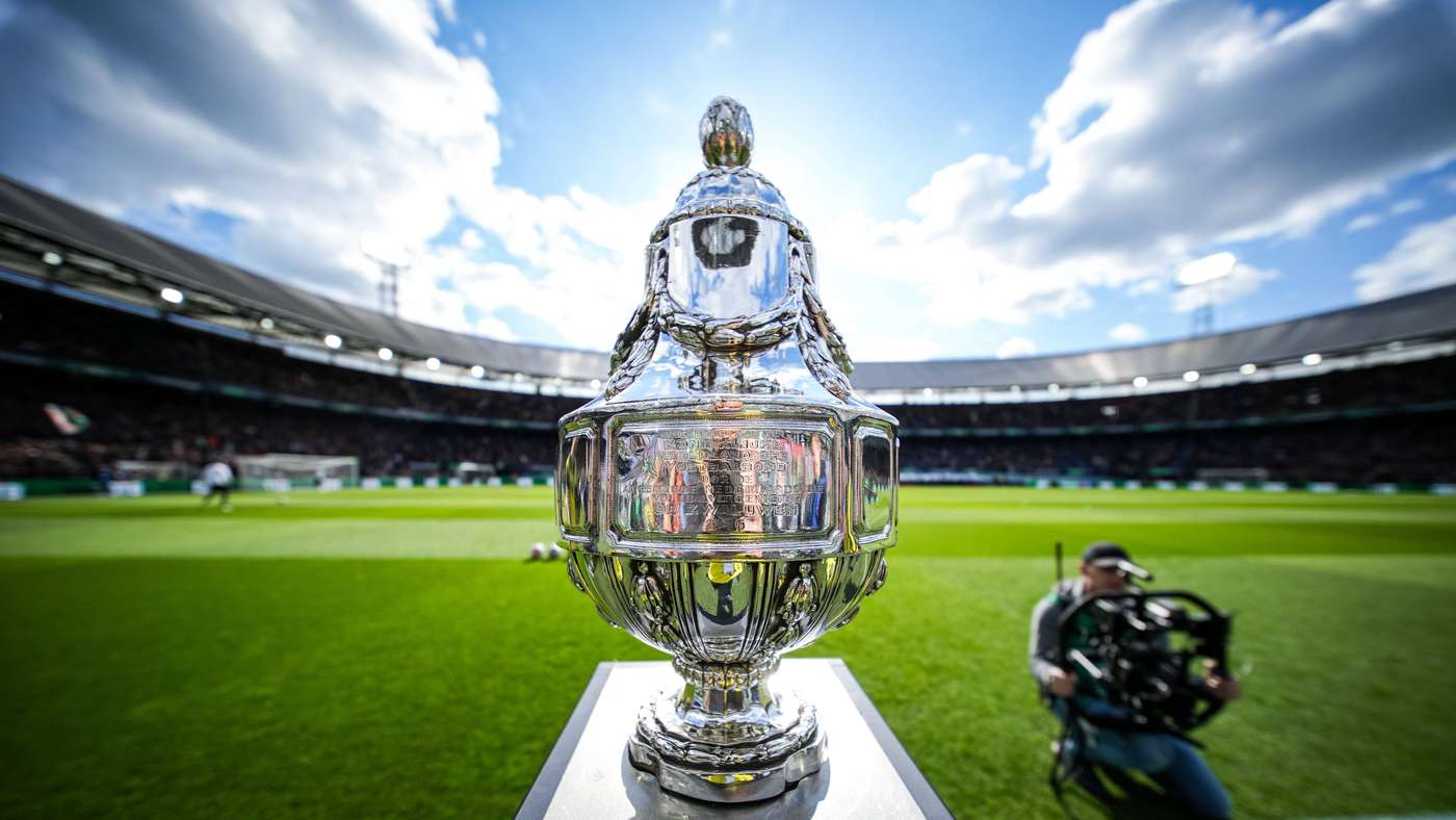 Dit zijn de vermoedelijke opstellingen van AZ en Go Ahead Eagles voor