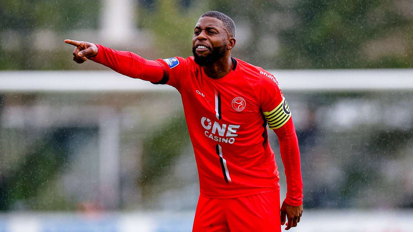 Almere City laat sterkhouder Sherel Floranus naar concurrent vertrekken