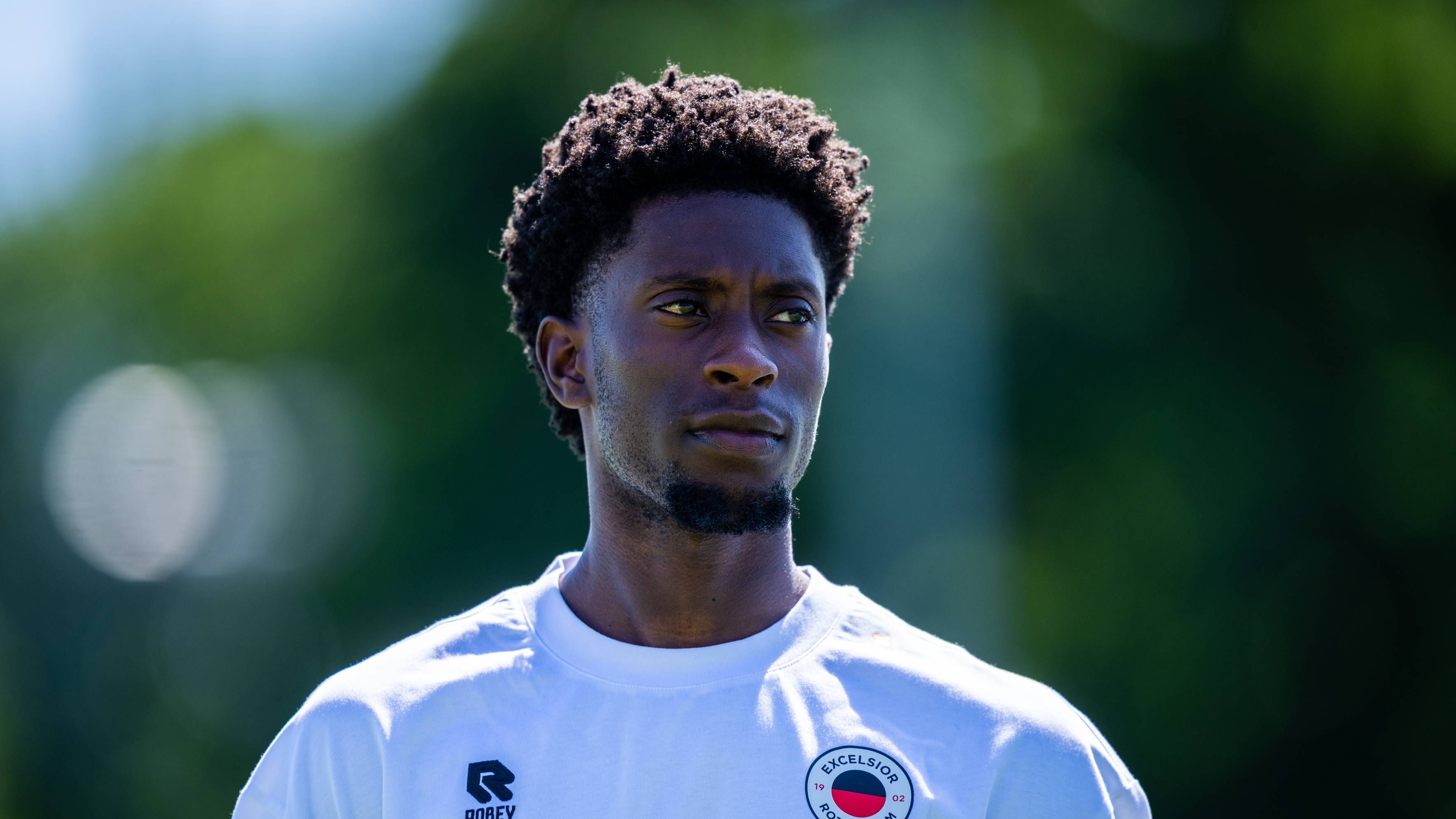 Excelsior Verkoopt Sanches Fernandes aan Engelse Club voor Miljoenen