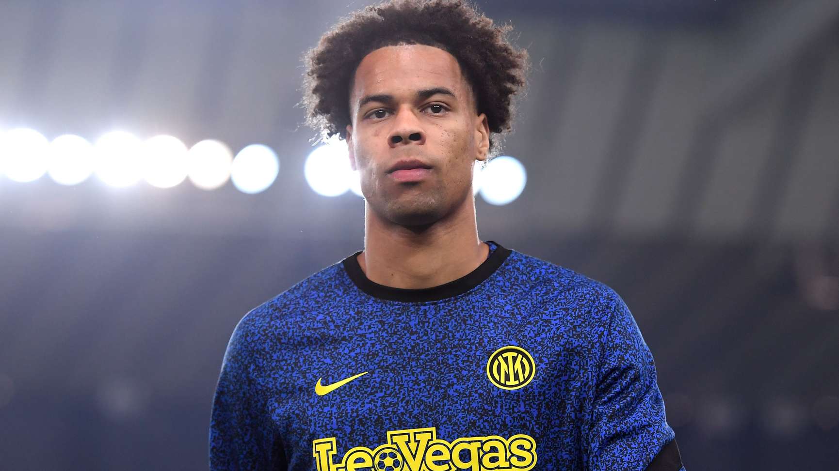 'Ajax informeert bij Inter naar vervanger voor Devyne Rensch' | Voetbalzone