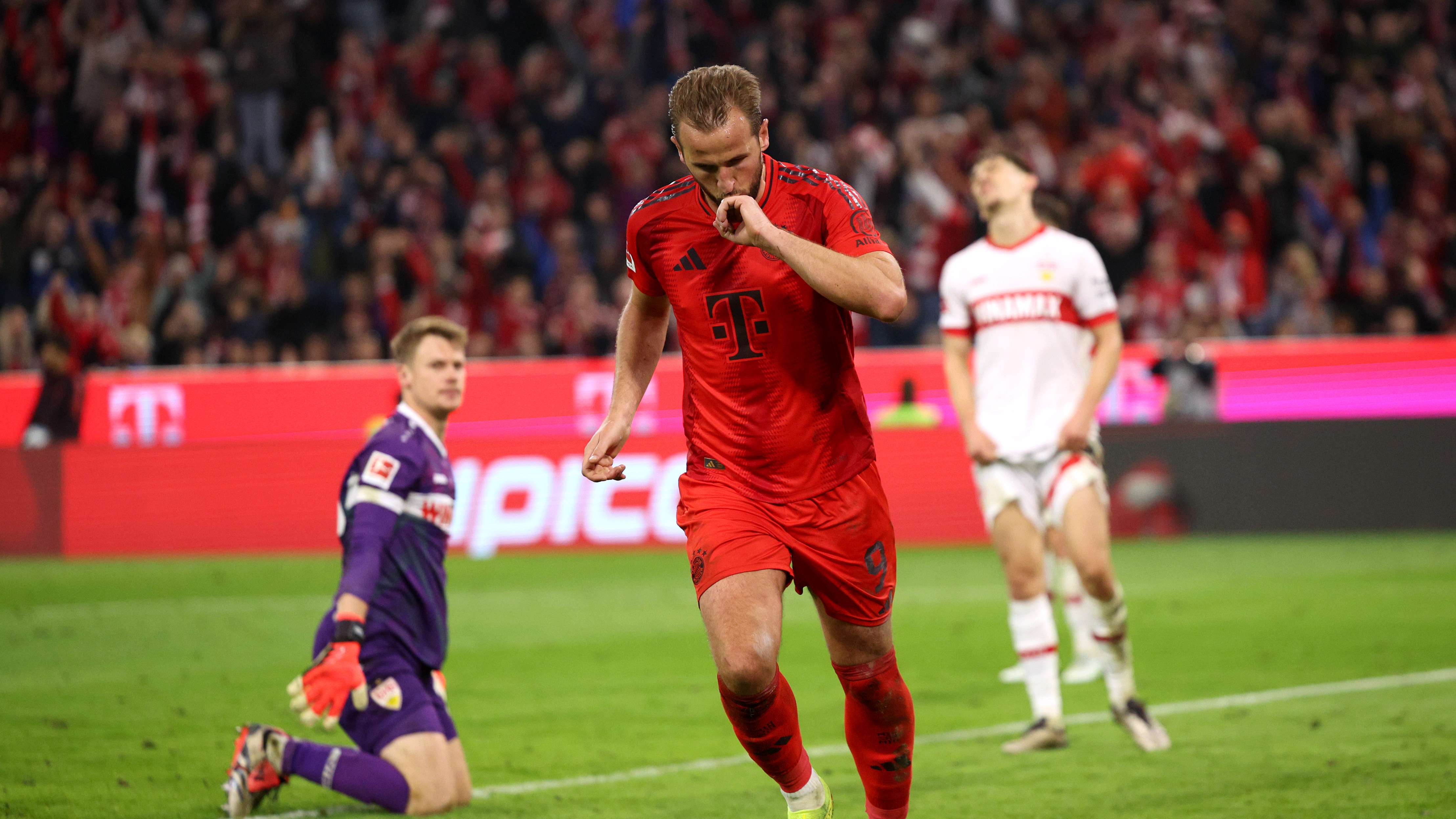 FC Bayern München v VfB Stuttgart - Bundesliga