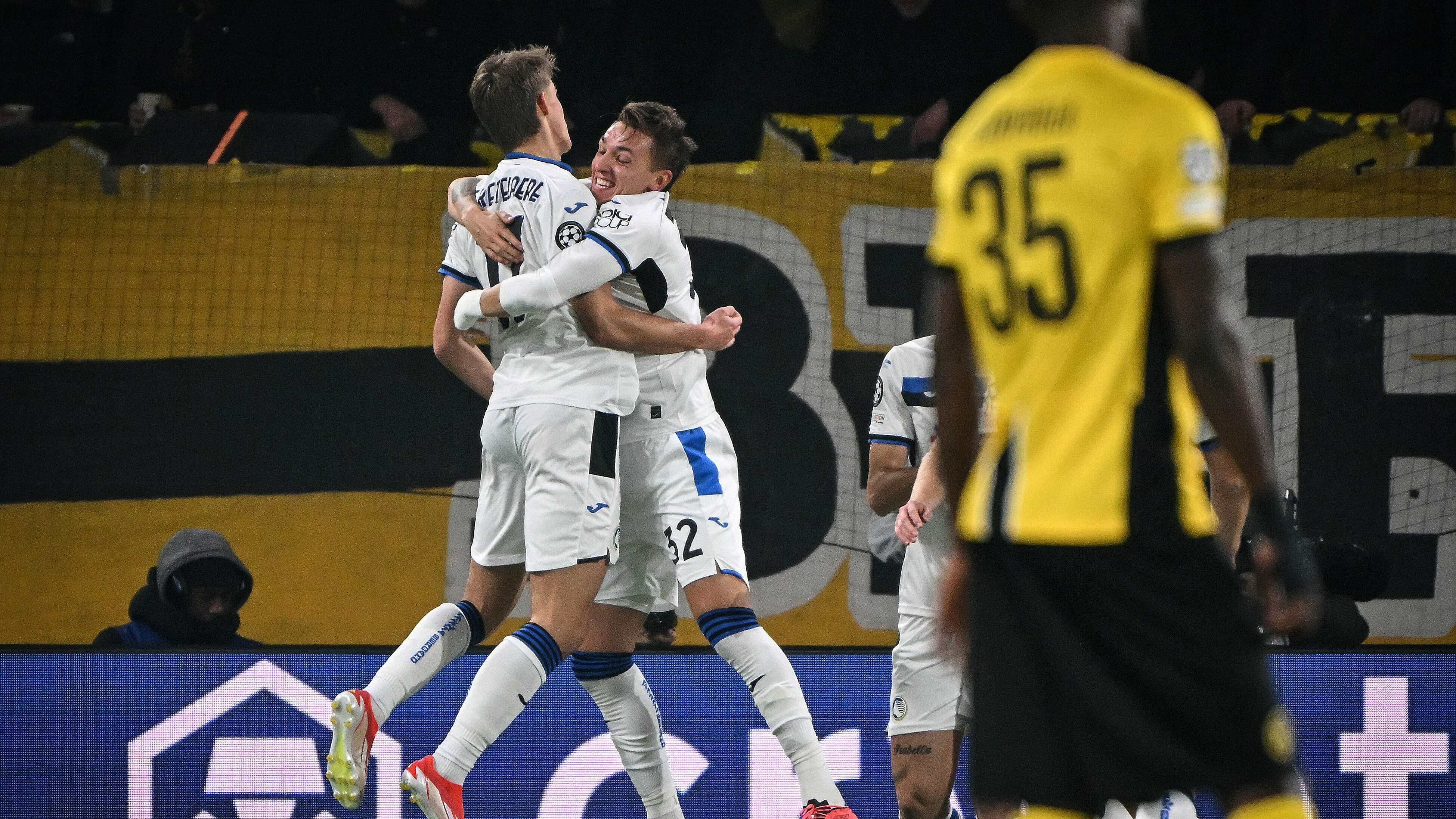 TOPSHOT-FBL-EUR-C1-YOUNG BOYS-ATALANTA