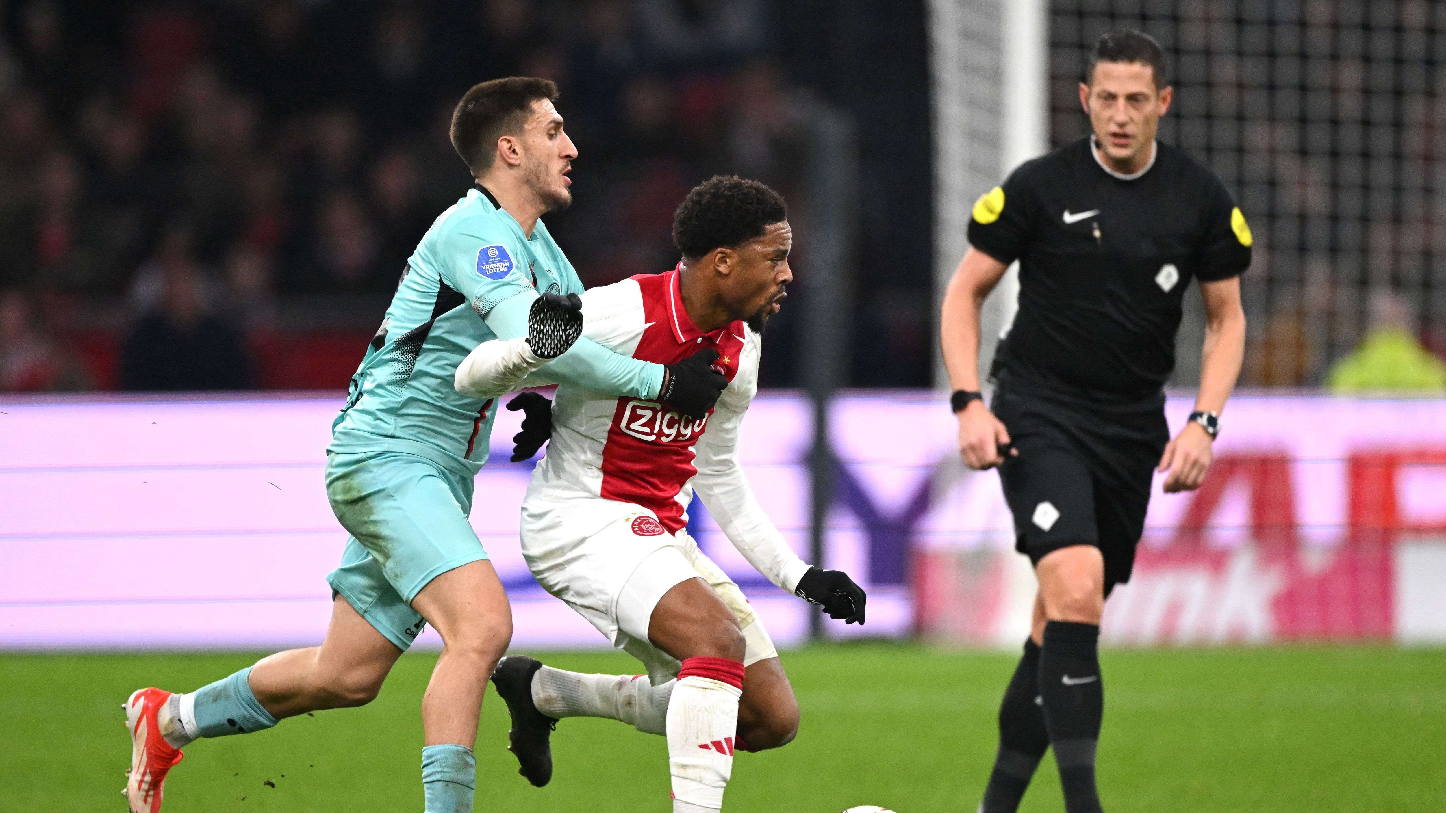 FBL-NED-EREDIVISIE-AJAX-ALMERE