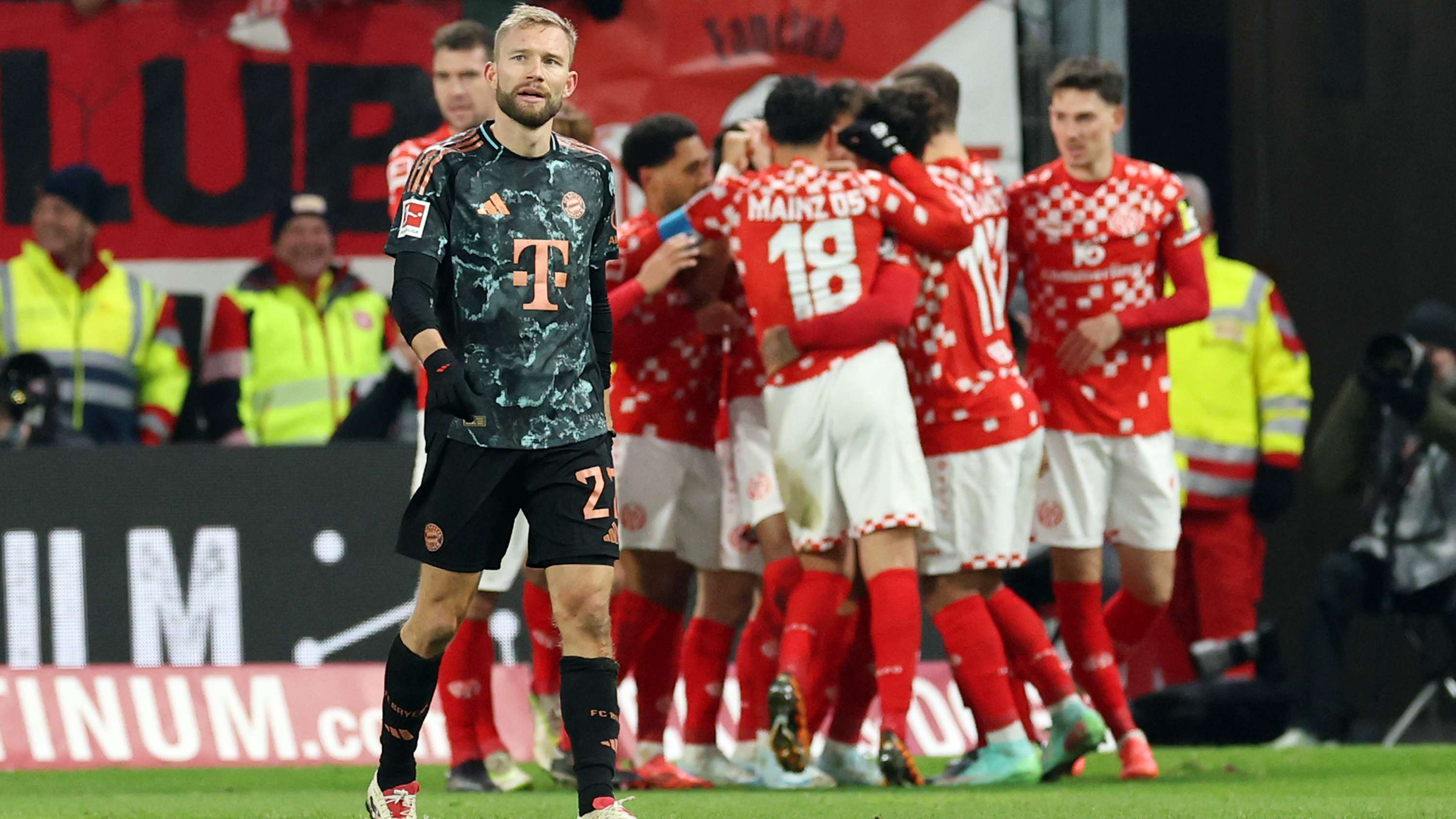 1. FSV Mainz 05 v FC Bayern München - Bundesliga