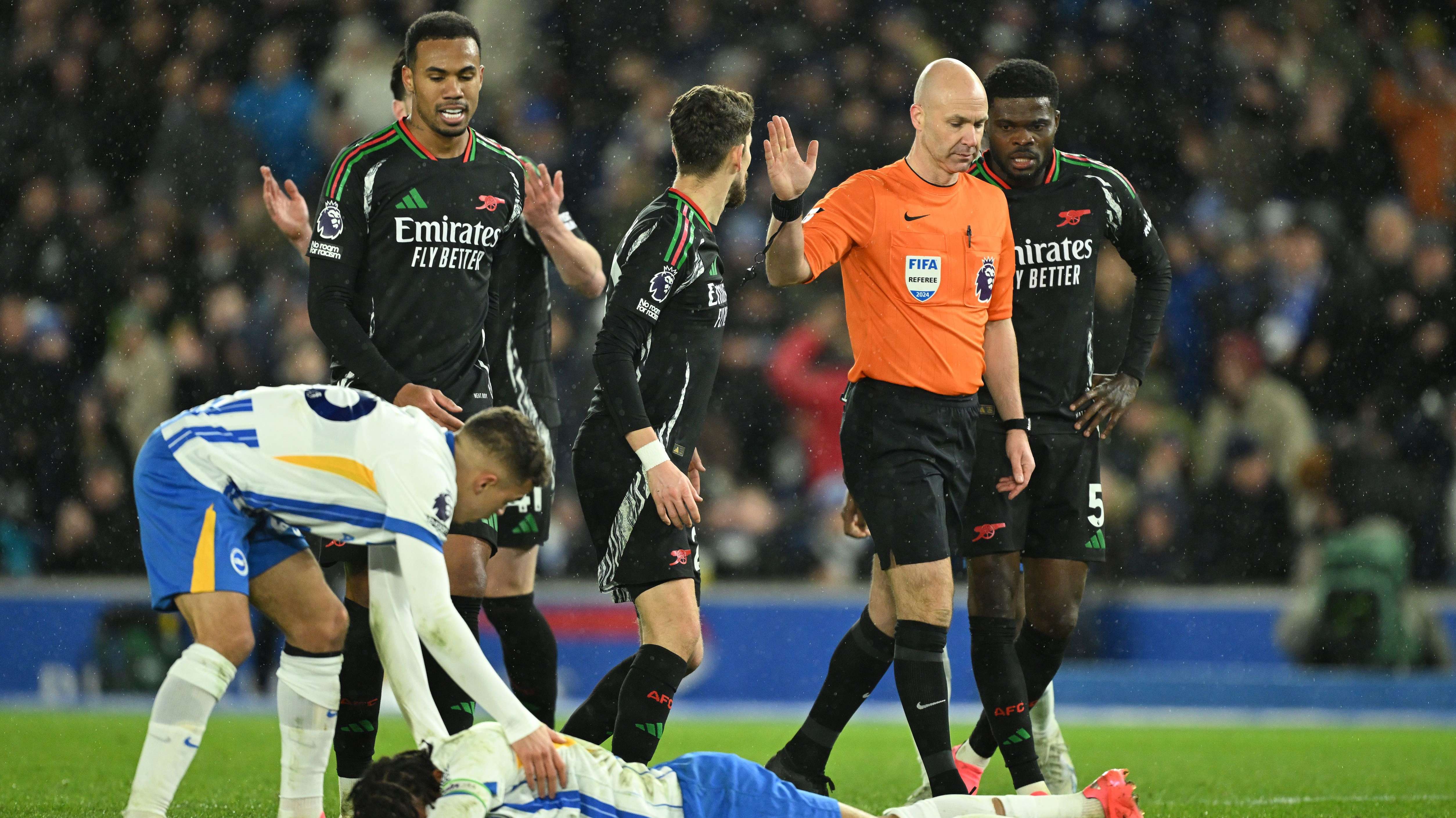 Brighton & Hove Albion FC v Arsenal FC - Premier League