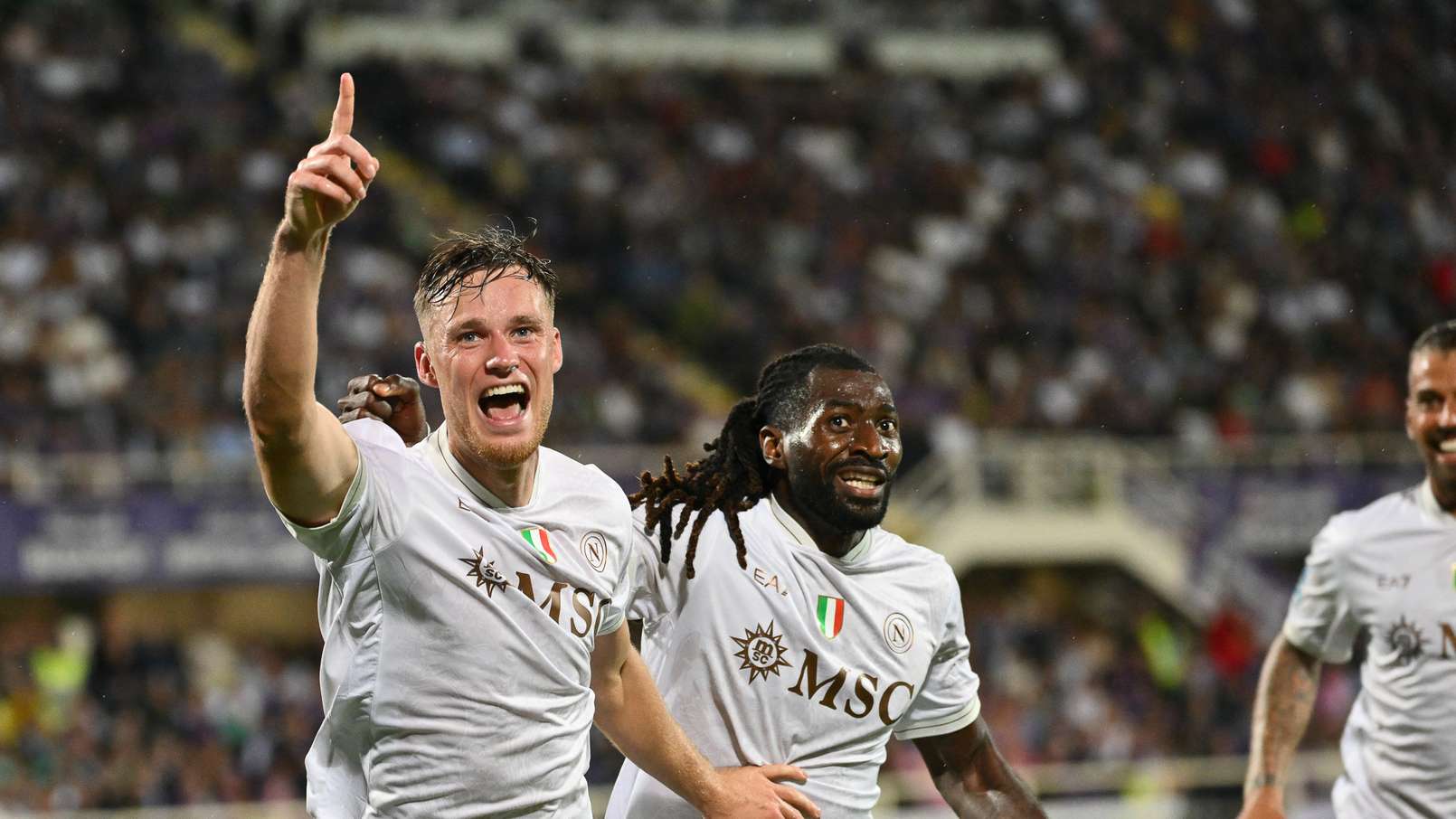 Sam Beukema en Rasmus Højlund beleven droomdebuut voor Napoli | Voetbalzone