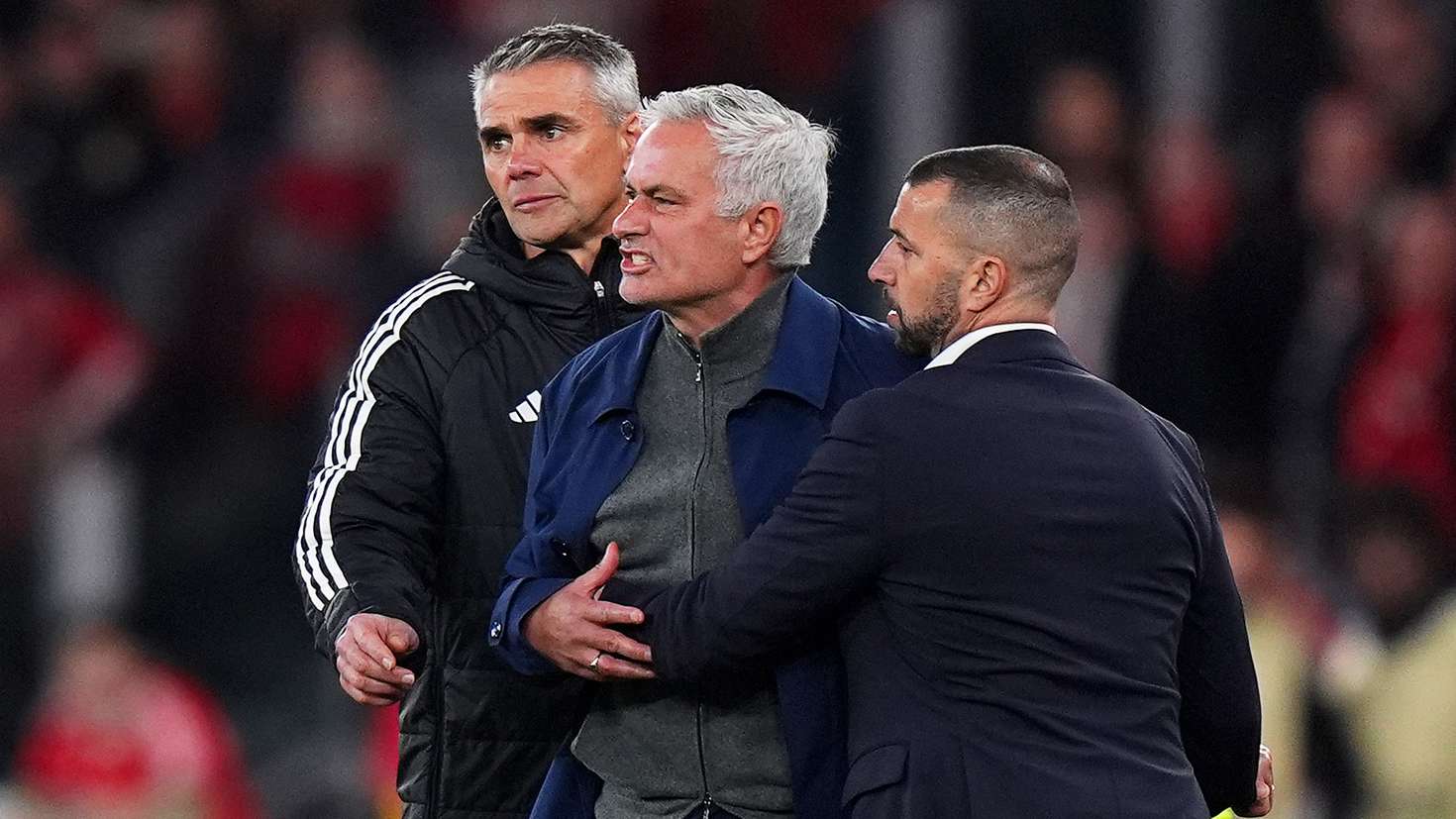 José Mourinho reageert in kort statement op kritiek na racisme-rel rond ...
