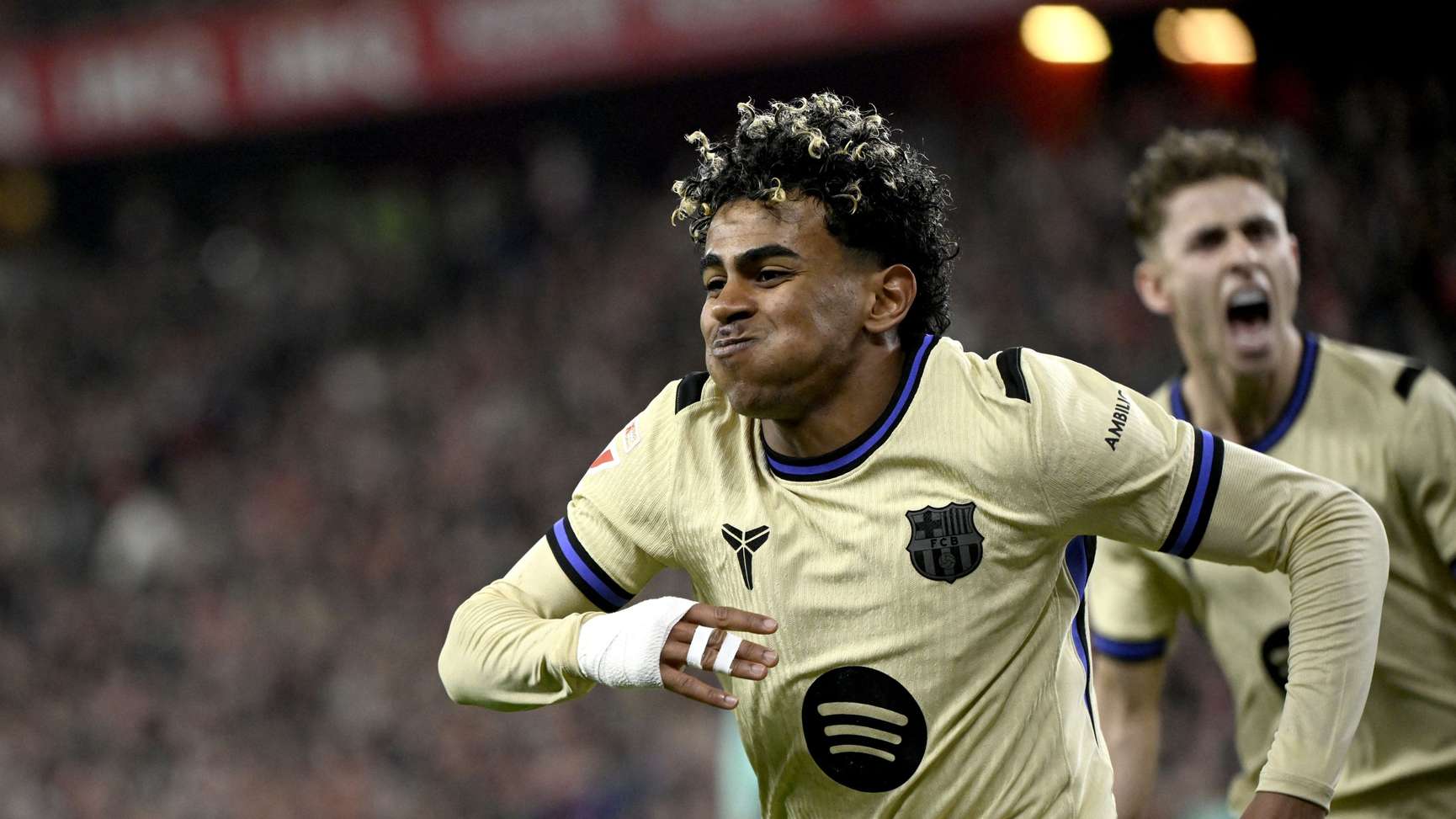 Bcn Rake Lamine Yamal krult heerlijk raak en schiet FC Barcelona naar ...
