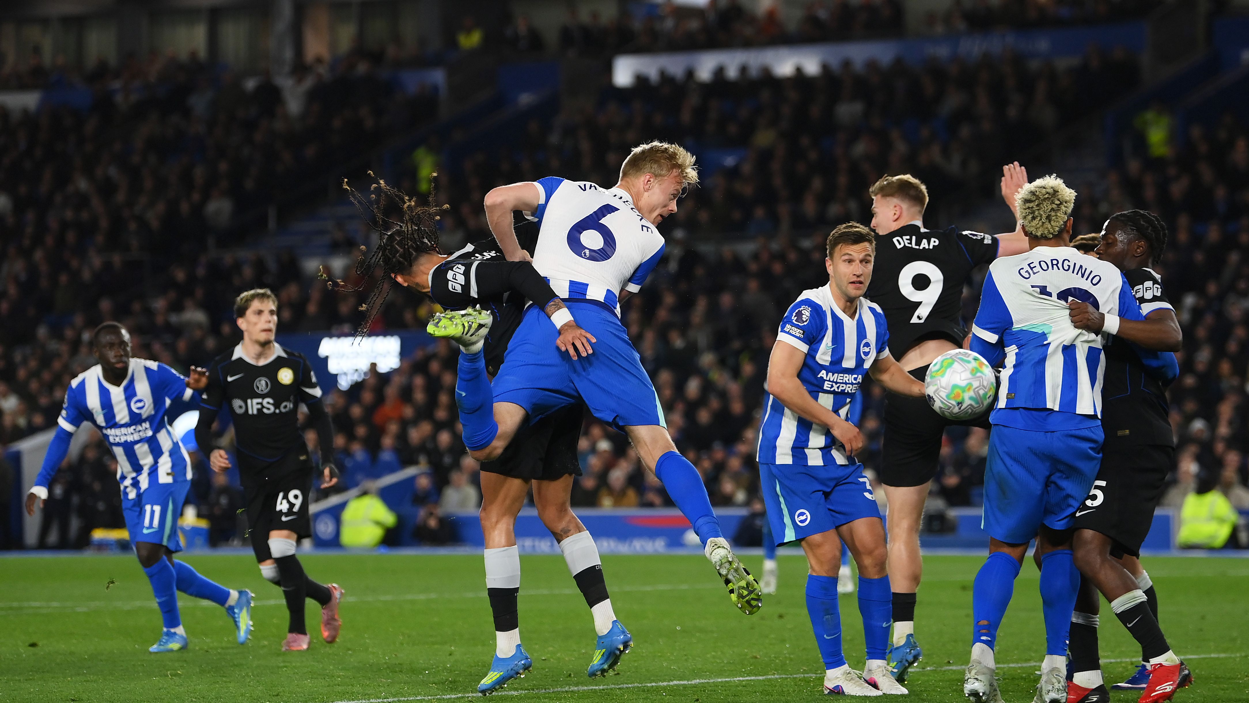 Brighton contracteert Pascal Struijk als versterking voor verdediging