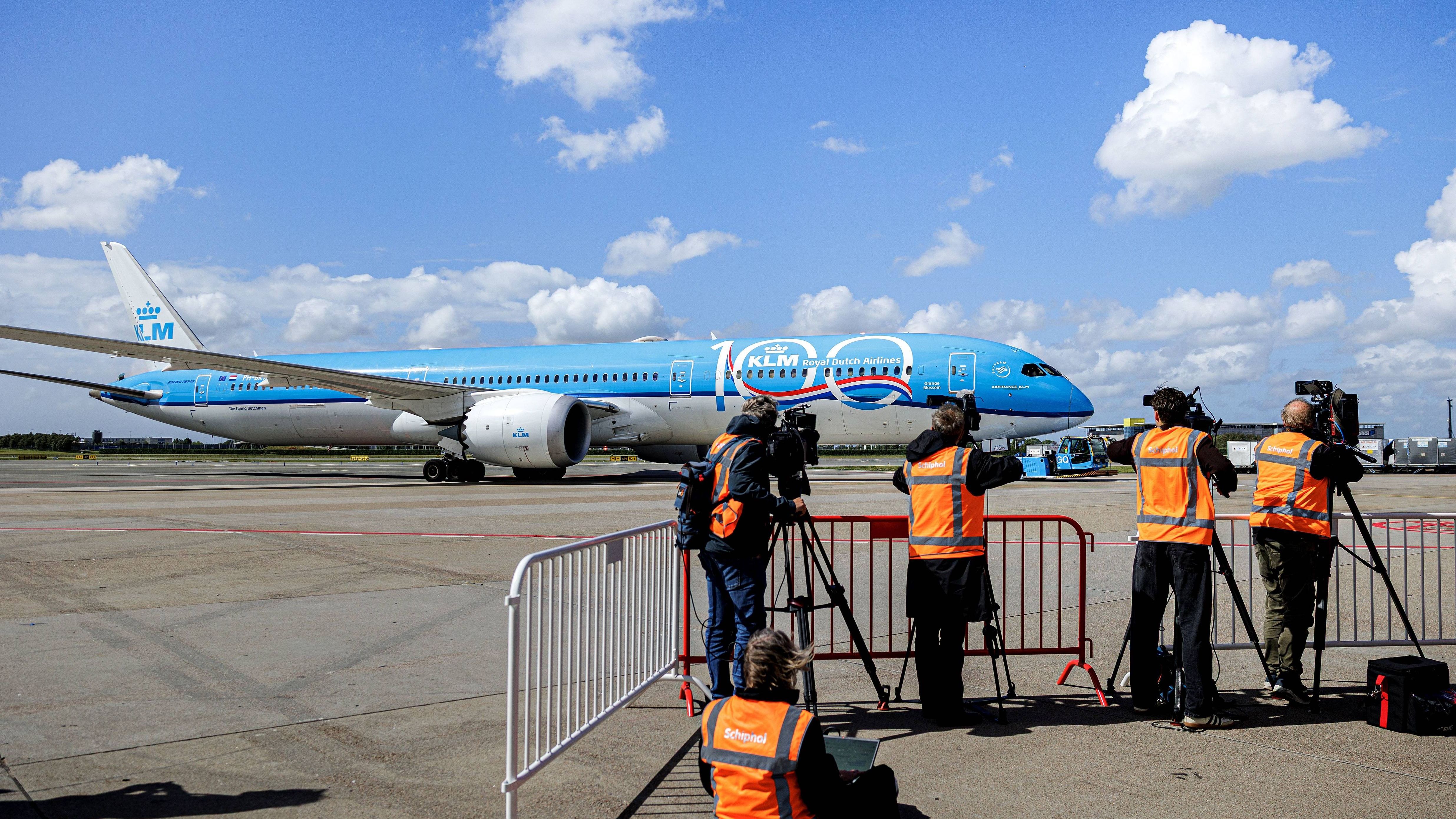 Ajax heeft beet: topdoelwit landt dinsdag nog op Schiphol