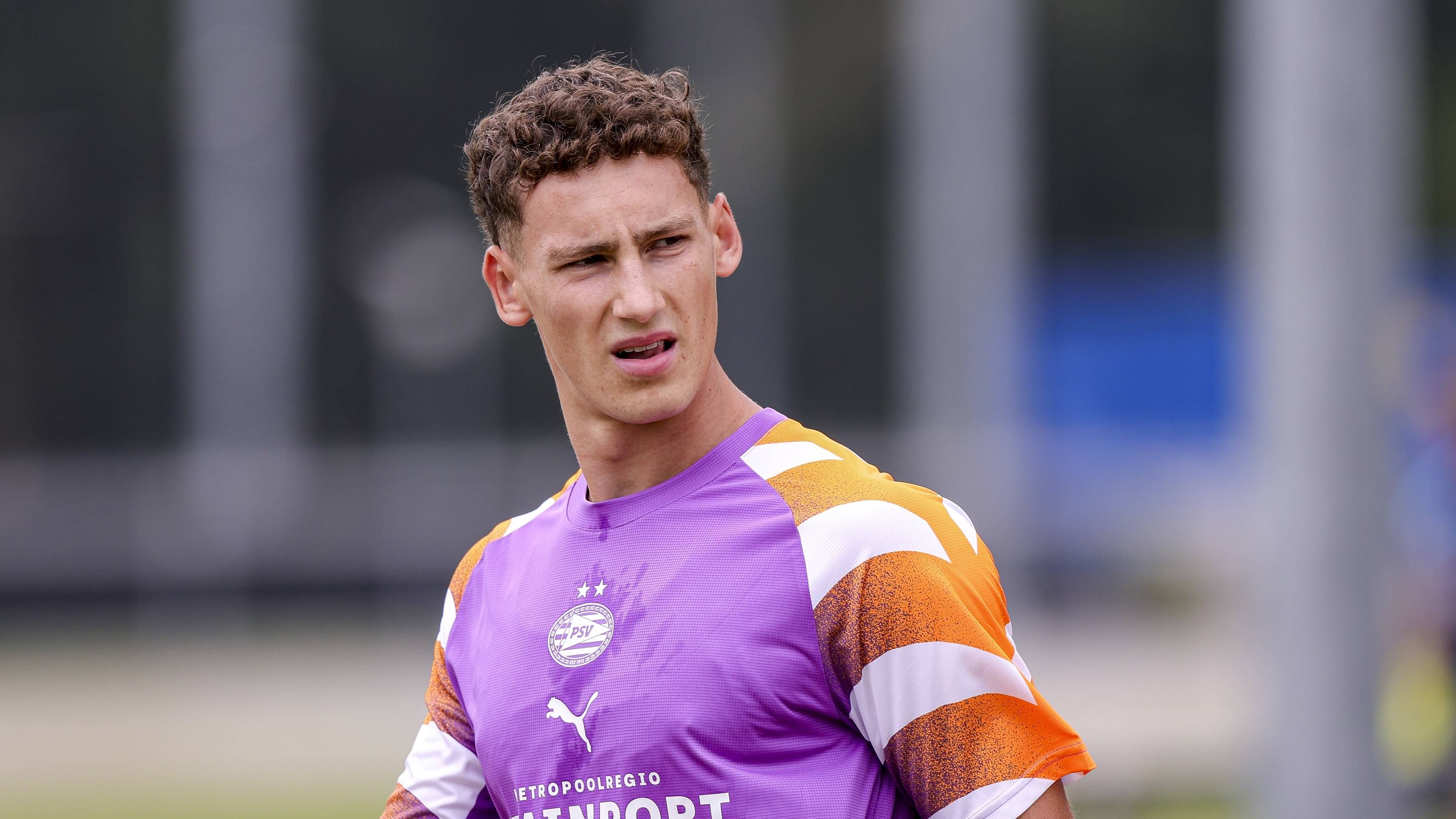 PSV verslaat Union Sint-Gillis: Boadu valt op en Van Bommel maakt comeback