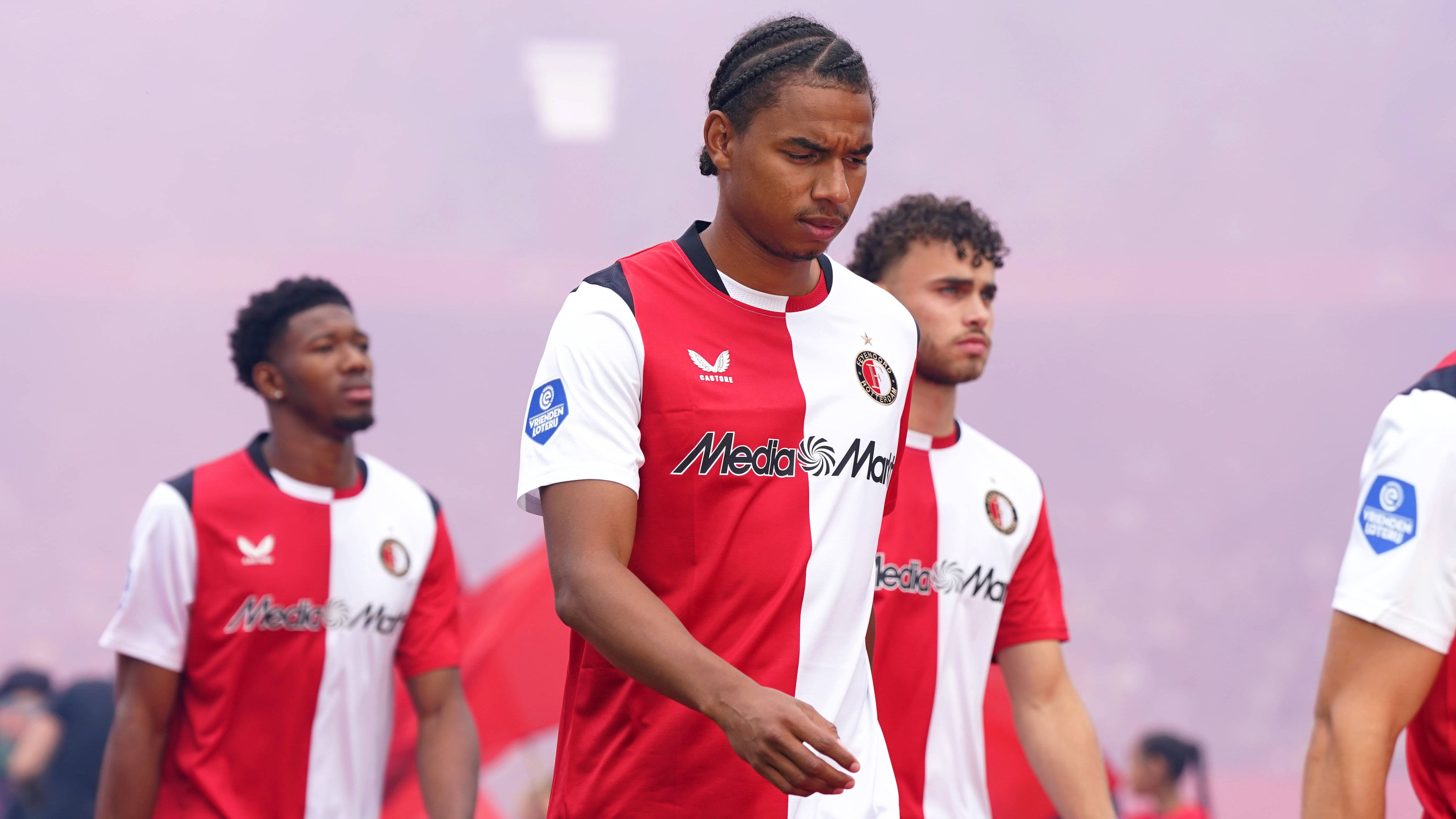 Calvin Stengs op het punt om terug te keren naar AZ