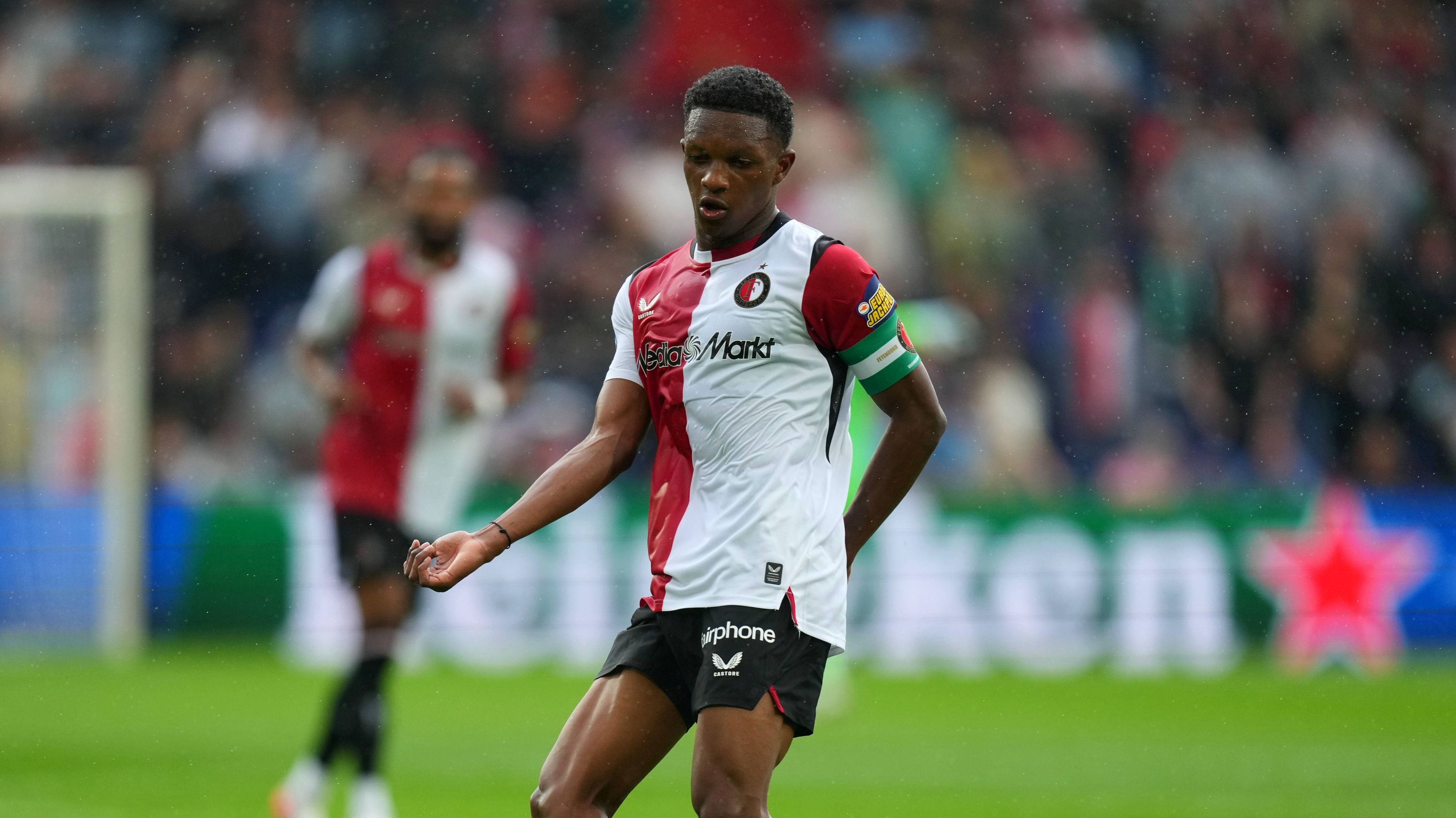 Feyenoord Ontkent Transferclausule voor Givairo Read