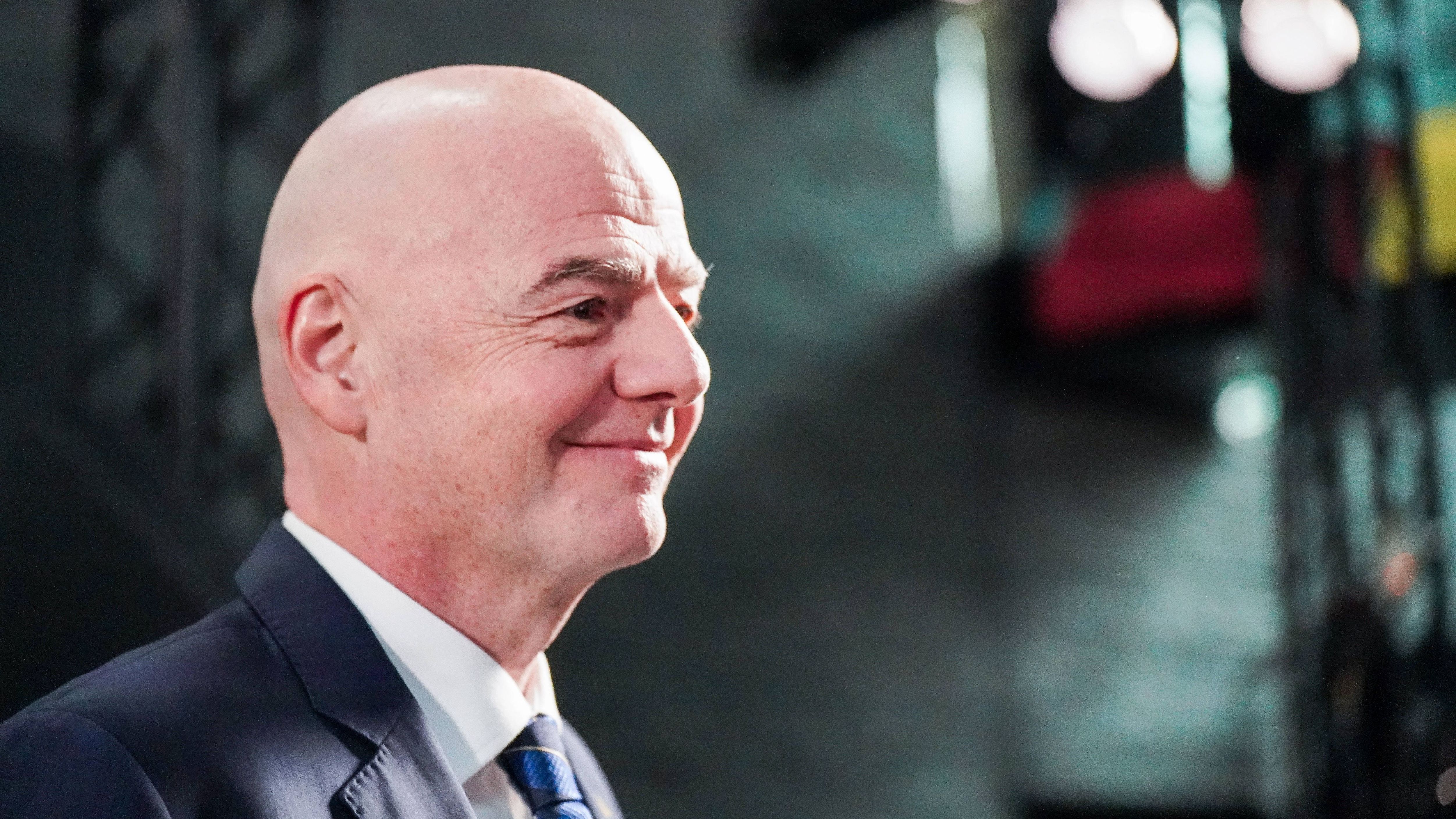 Infantino in Opspraak door Promotie voor Minnares