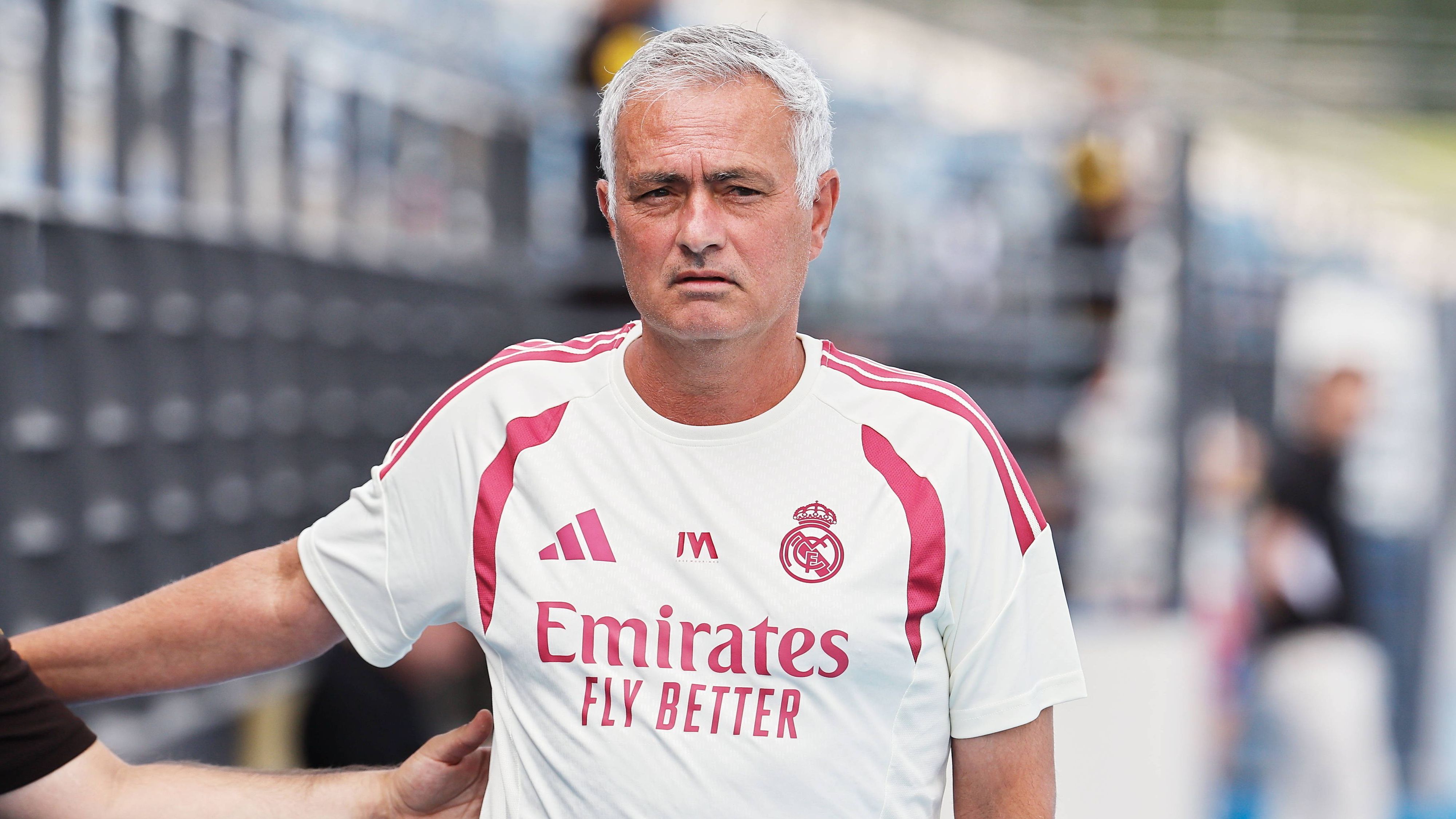 Real Madrid Zoekt Versterking in Verdediging