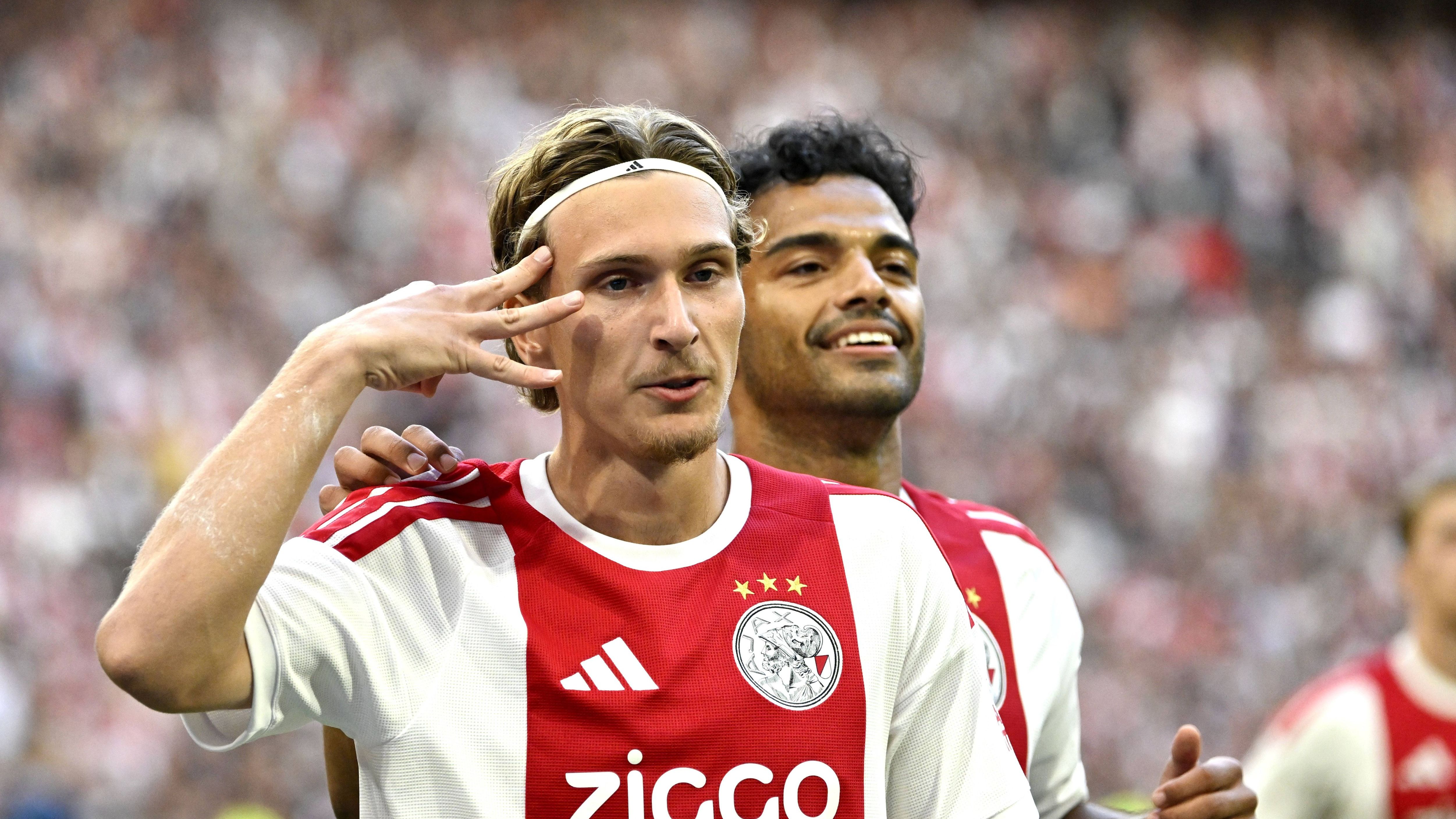 PSG Verhoogt Bod op Ajax-Ster Mika Godts