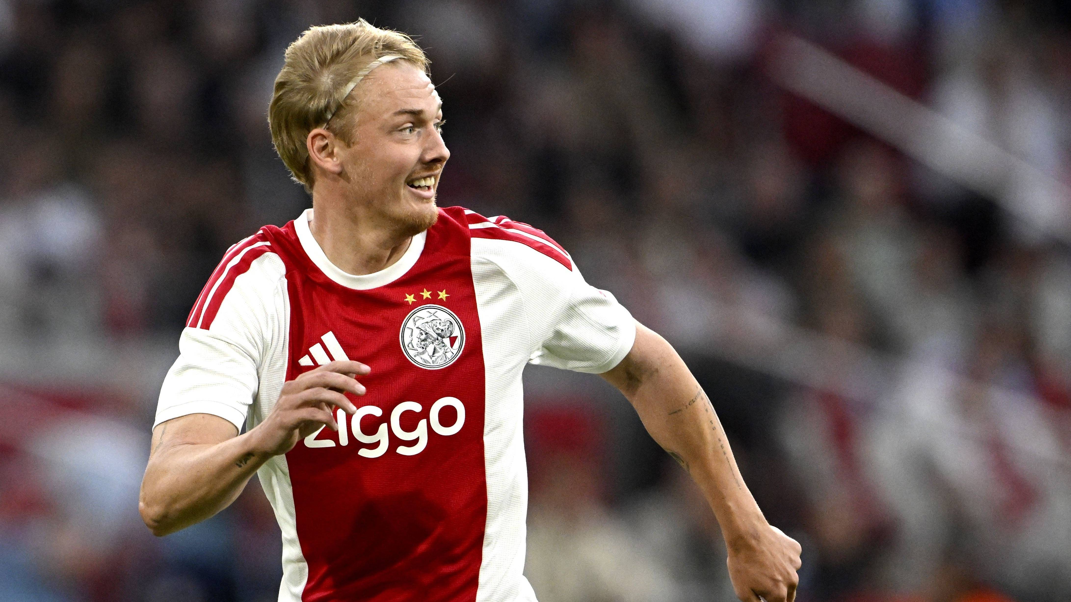 Julian Brandt prijst Peter Bosz: 'Hij is een geweldig mens en trainer'