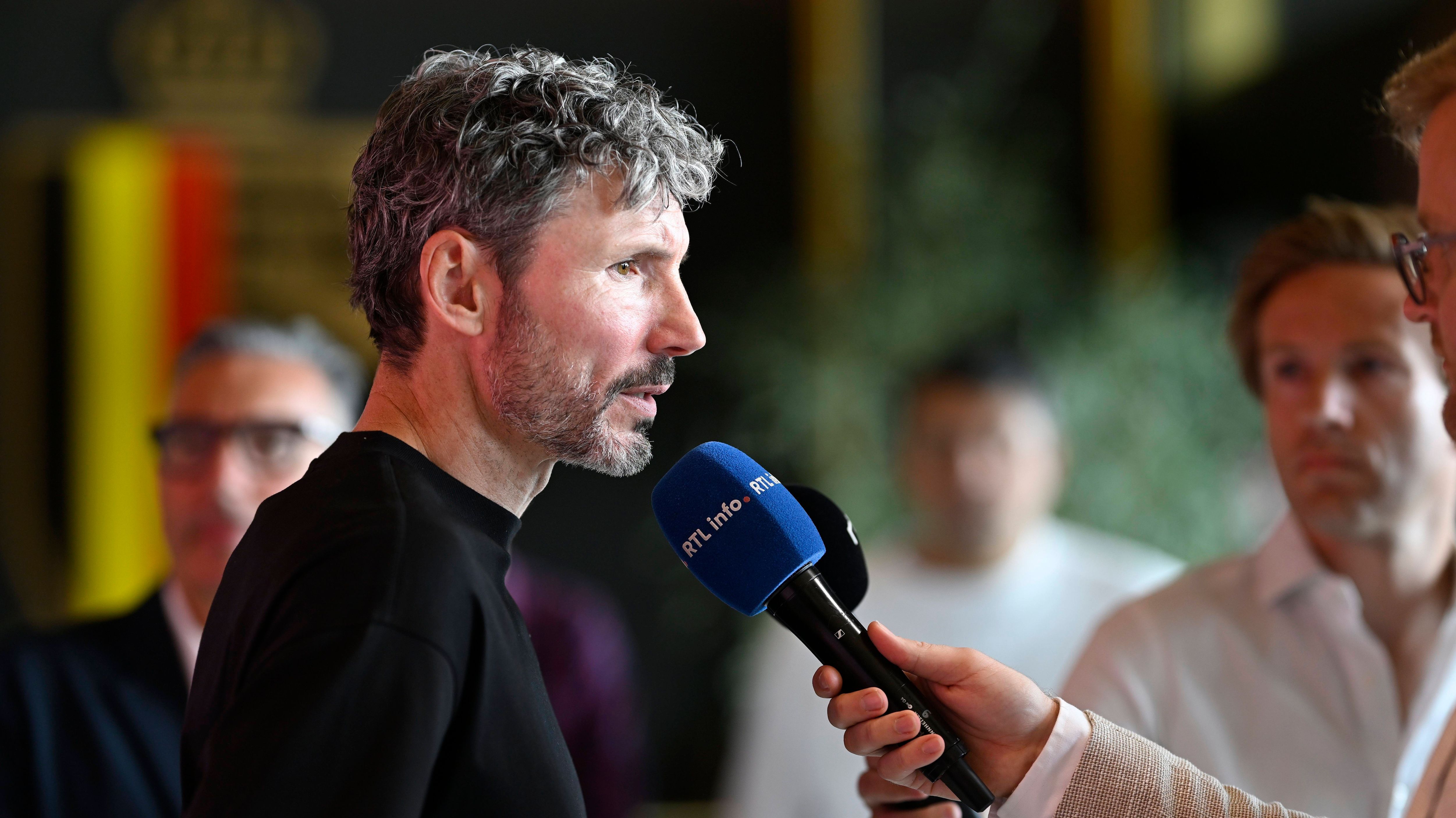 Van Bommel: "Geen Contact met Nederland voor Bondscoachschap"