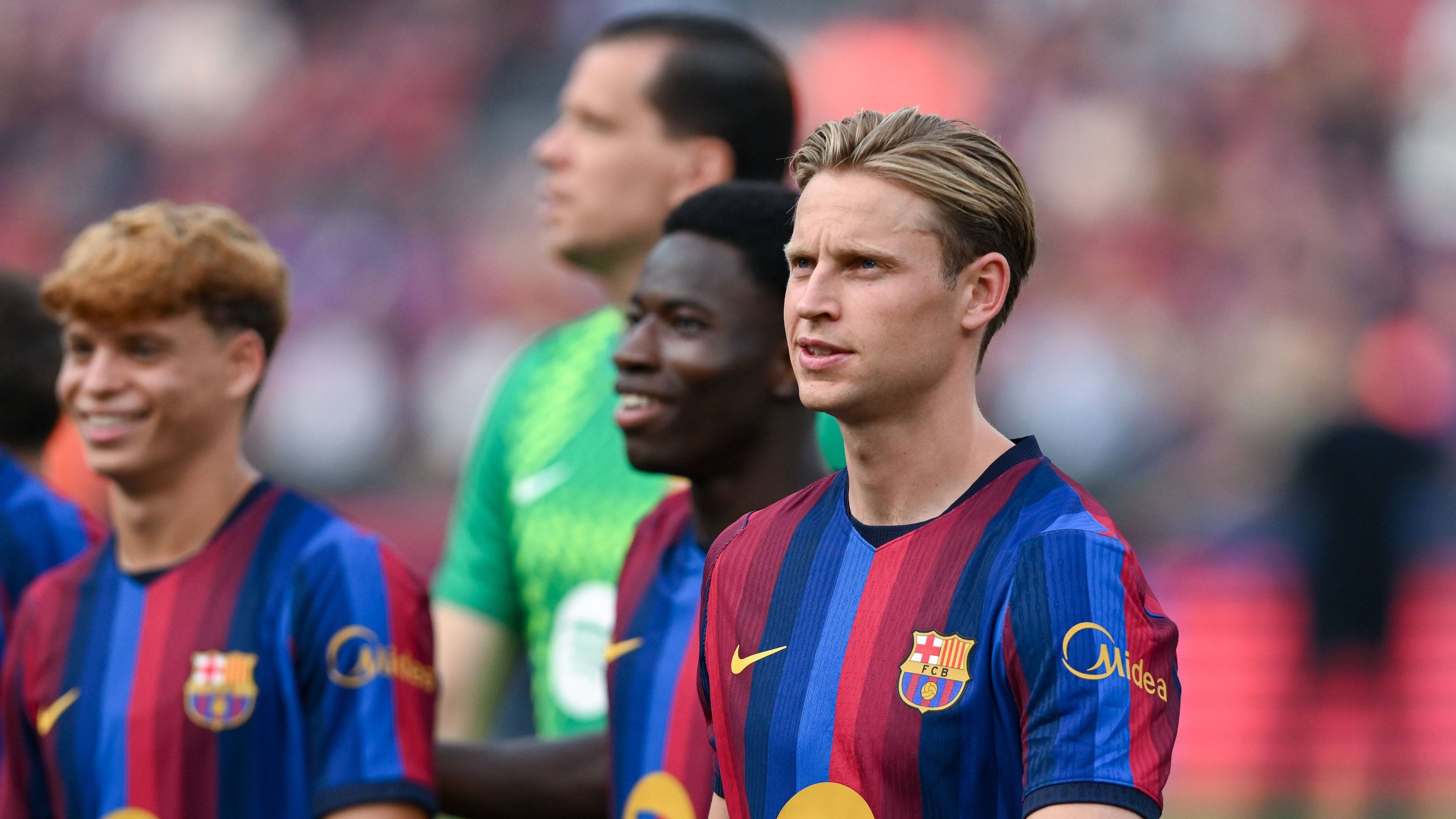 Hansi Flick evaluates Frenkie de Jong for center-back role at Barcelona