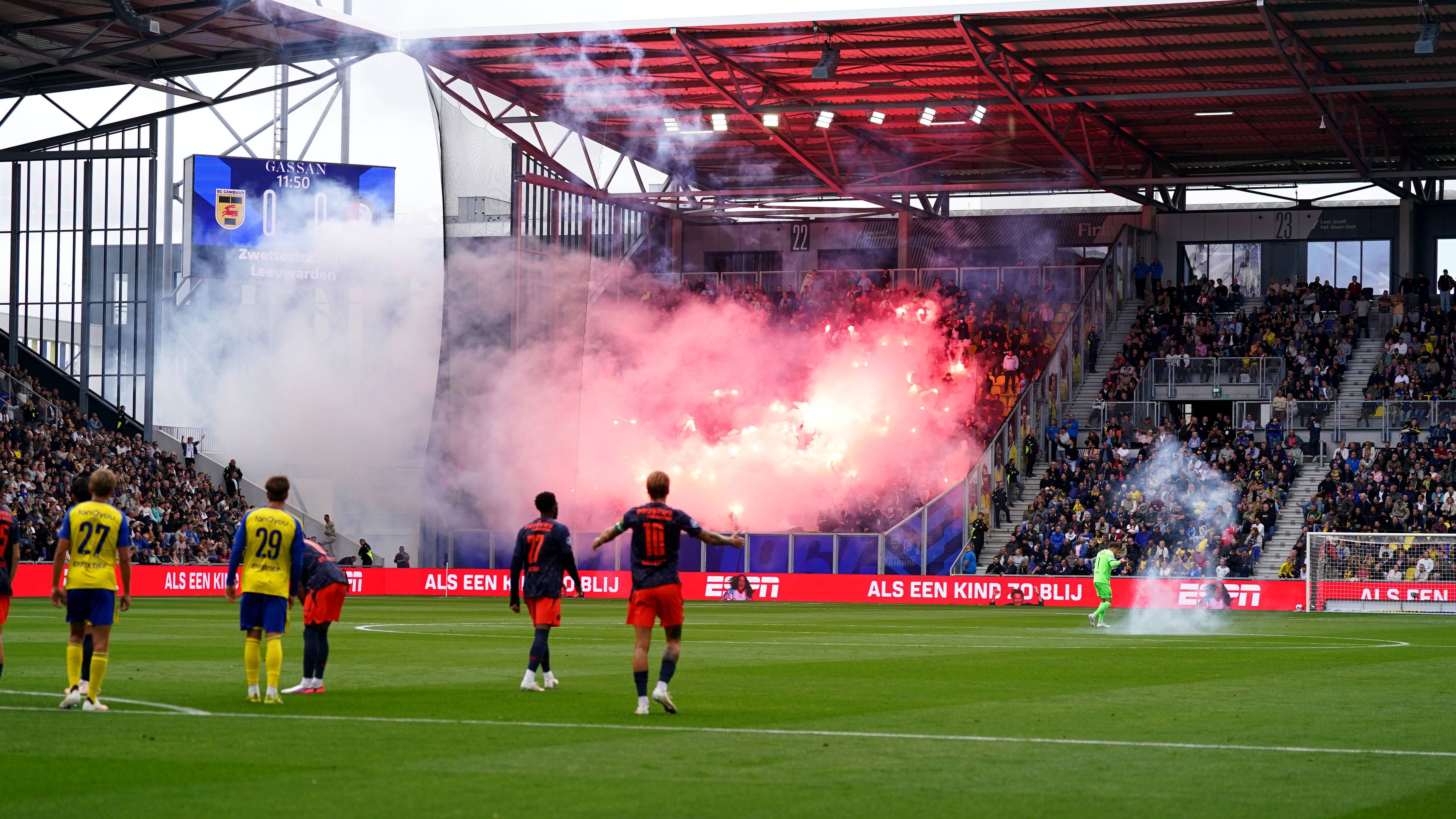 Nijmegen bereidt spijkerharde maatregel voor tegen Feyenoord-fans