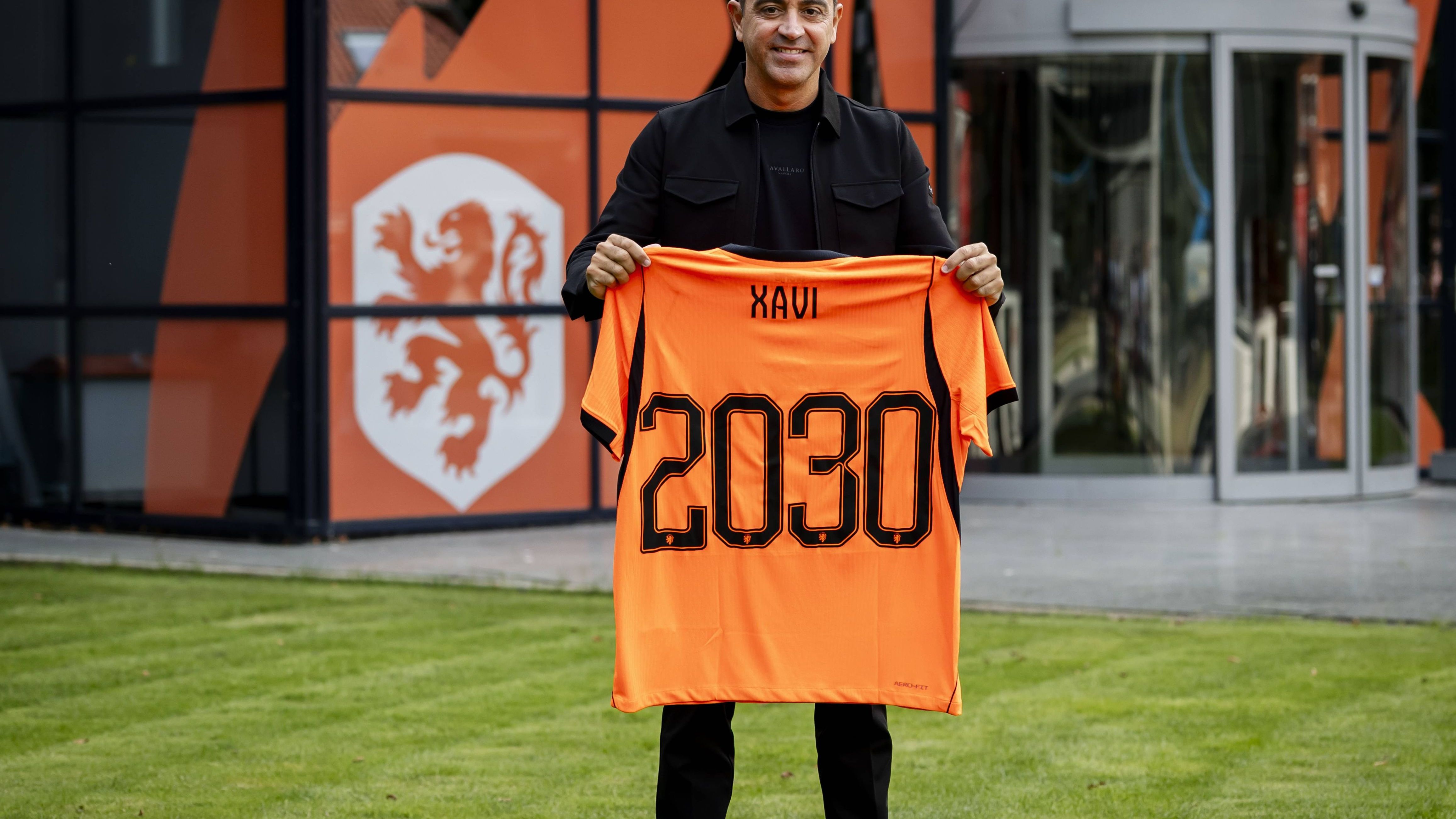 Oranje-debutanten op komst? Assistent Xavi zag liefst 6 interessante spelers bij Heerenveen - AZ