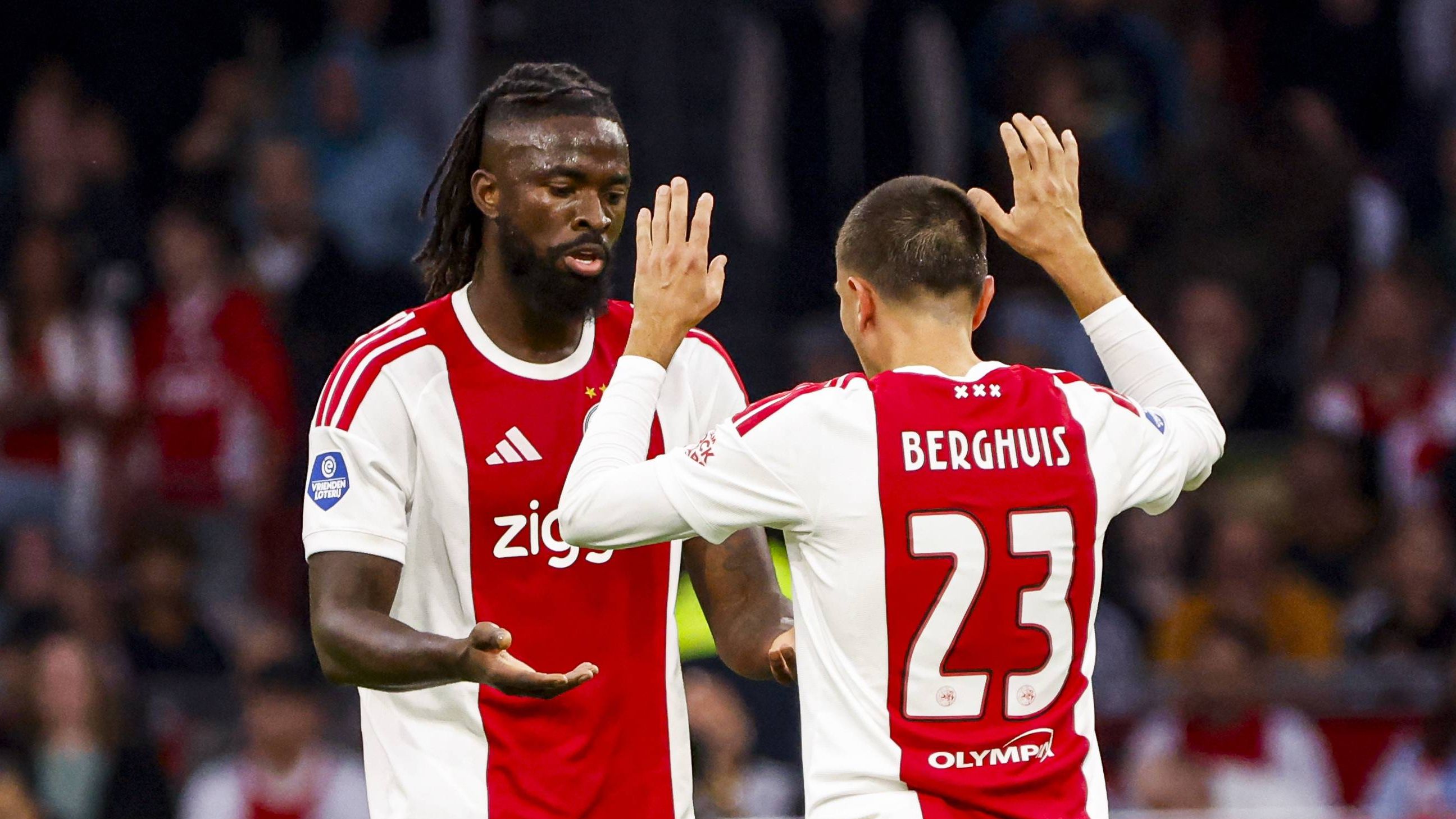 Míchel explains Arokodare substitution in Ajax defeat to PSV
