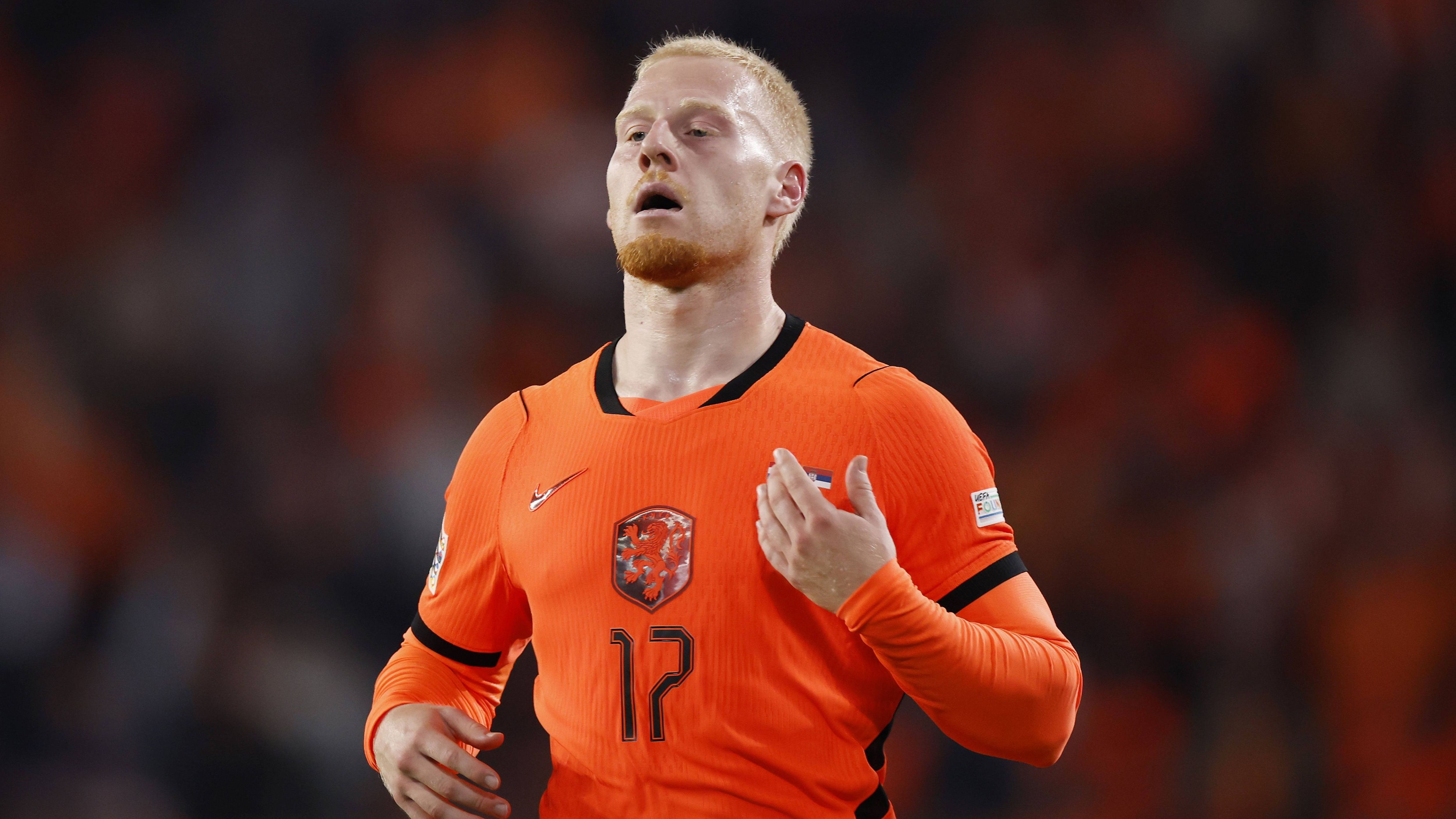 Mexx Meerdink stuurt direct appje naar AZ-trainer Leeroy Echteld na uitvallen bij Nederlands elftal: