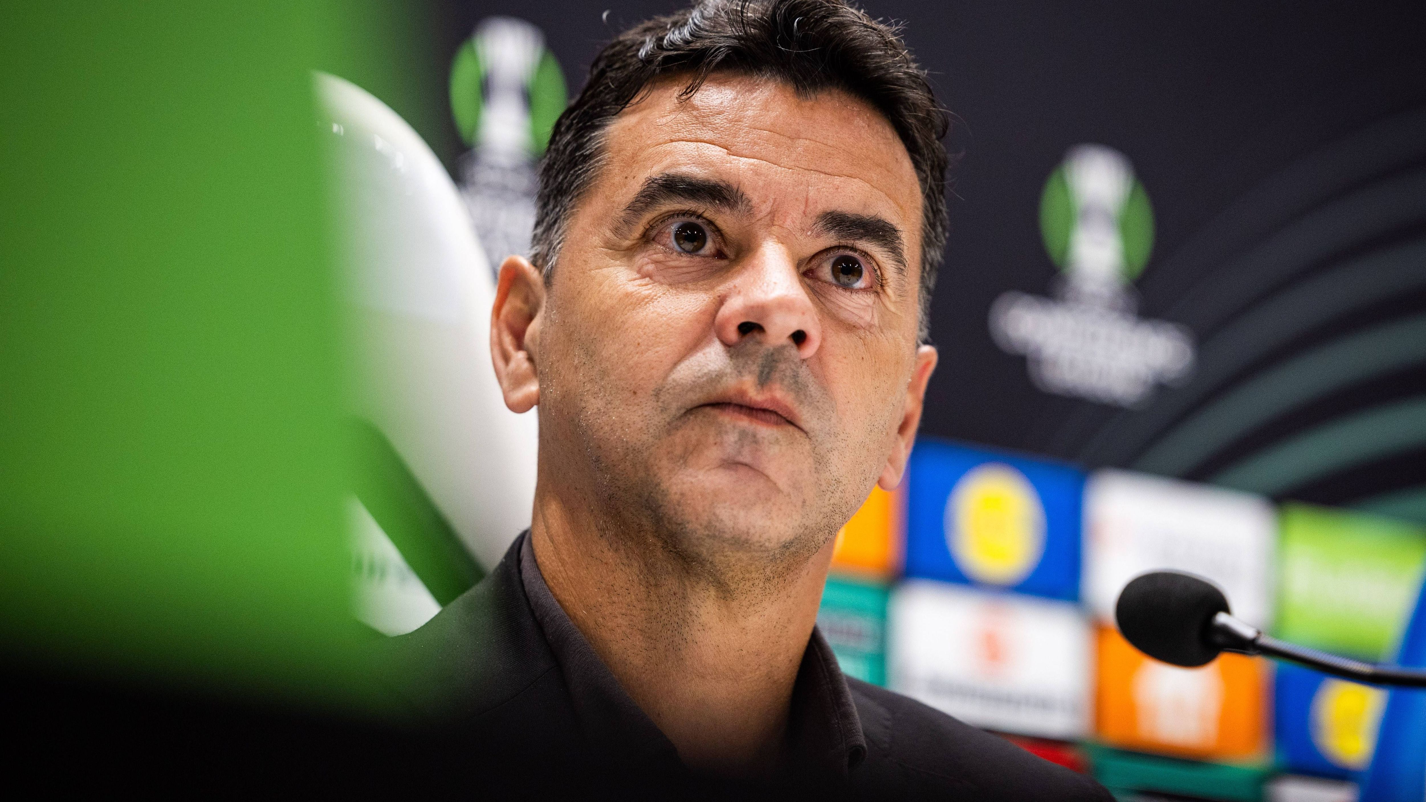 Ajax-trainer Míchel neemt het op voor dissonant: 'Hij speelde goed'