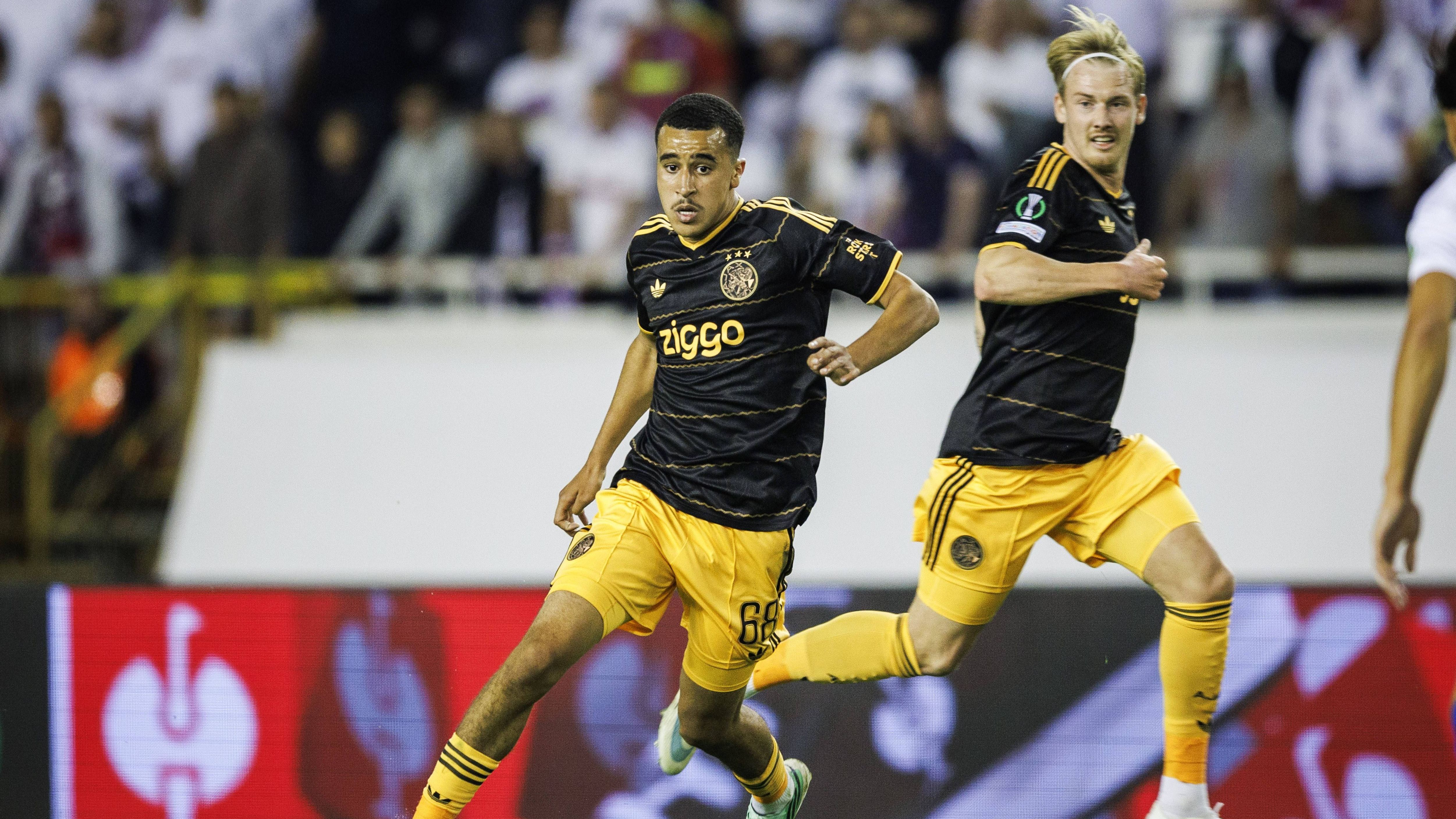 Photo: Voetbalzone Abdellah Ouazane verontschuldigt zich bij NEC