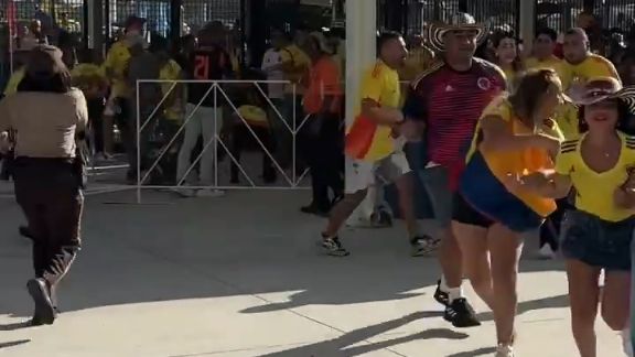 Chaos Bij Copa América-finale Argentinië-Colombia: Fans Breken Door De ...